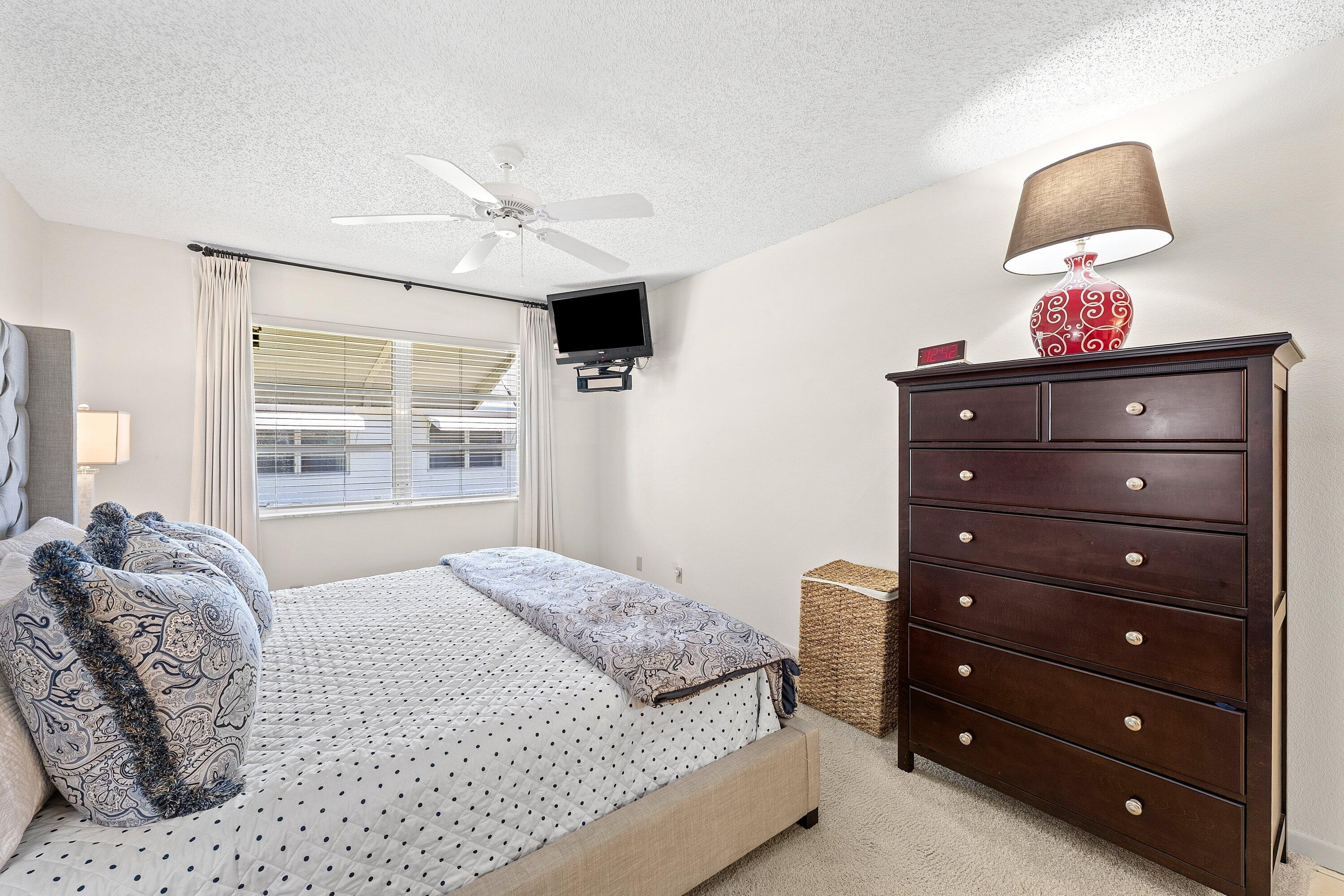 HIGH POINT OF DELRAY SEC 5 CONDO - Residential