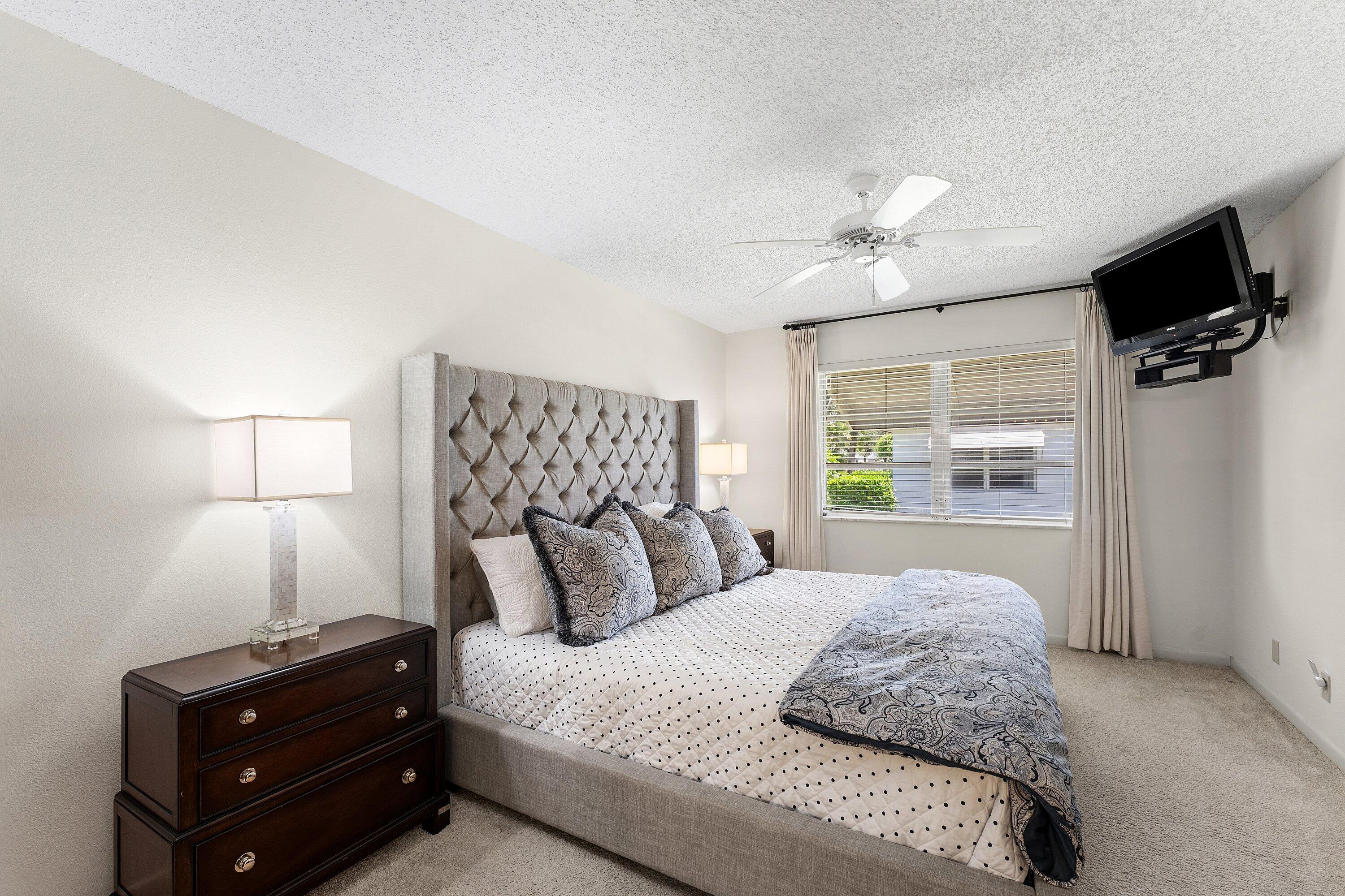 HIGH POINT OF DELRAY SEC 5 CONDO - Residential