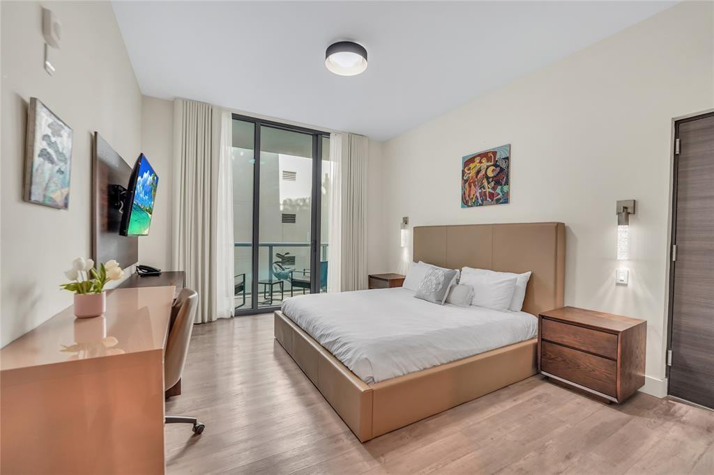 COSTA HOLLYWOOD CONDO - Residential