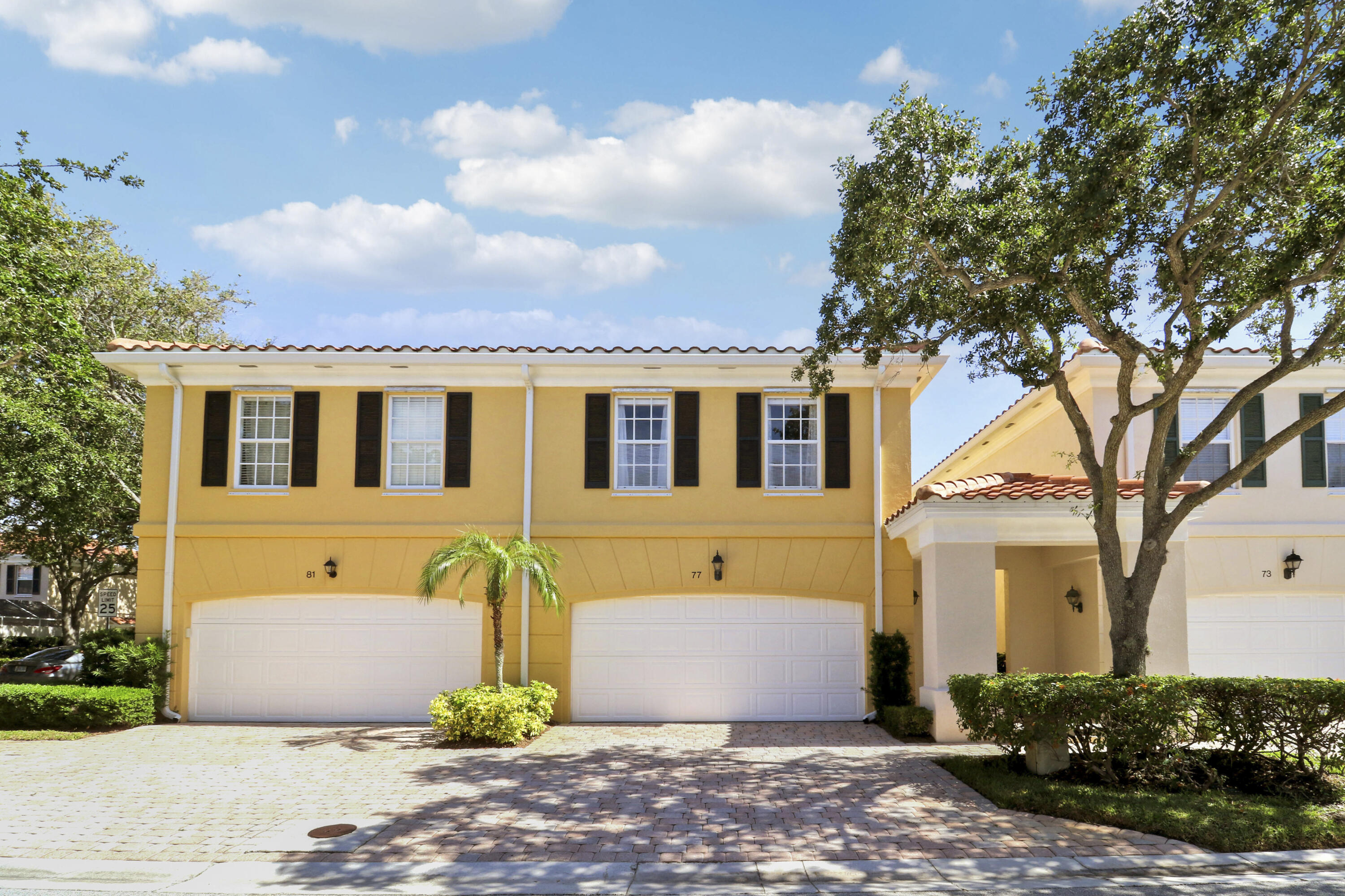 TEQUESTA OAKS - Residential