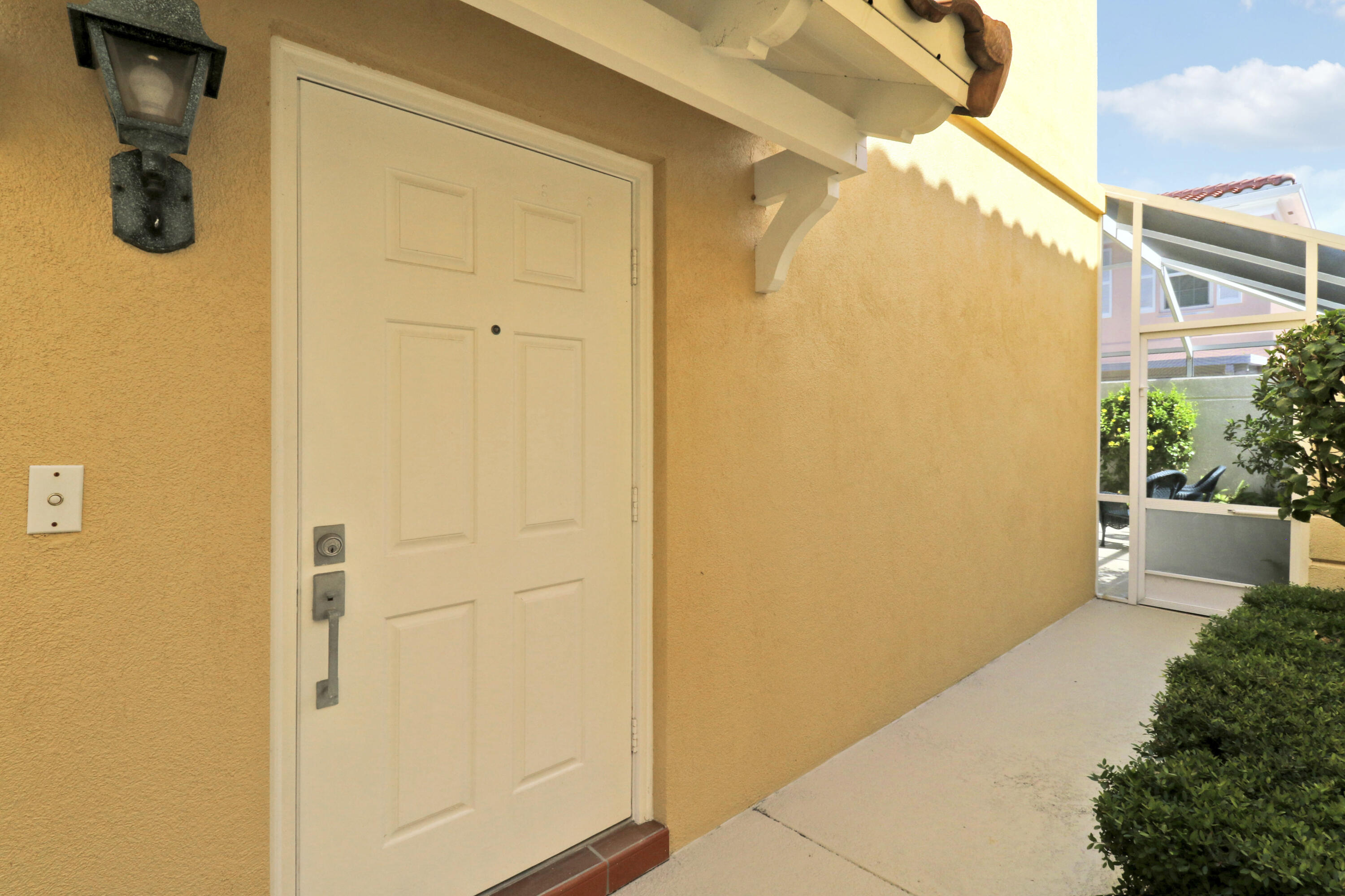 TEQUESTA OAKS - Residential