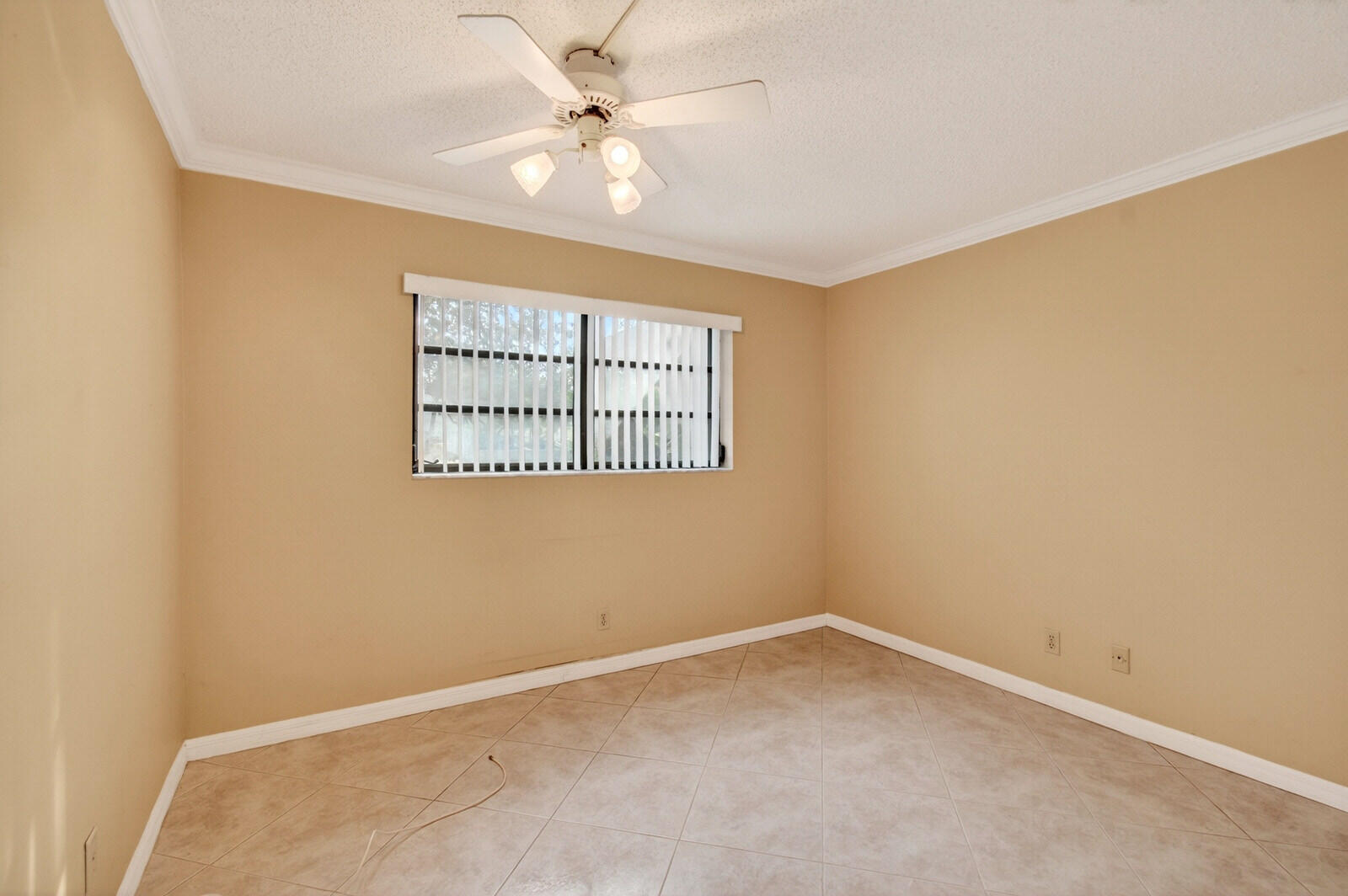 CONDOMINIUM 17 OF LIGHTHOUSE - Residential
