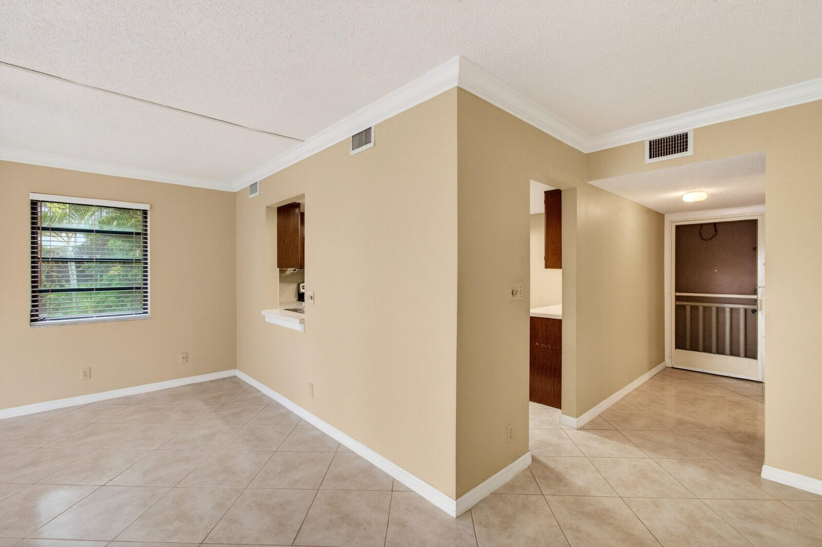 CONDOMINIUM 17 OF LIGHTHOUSE - Residential