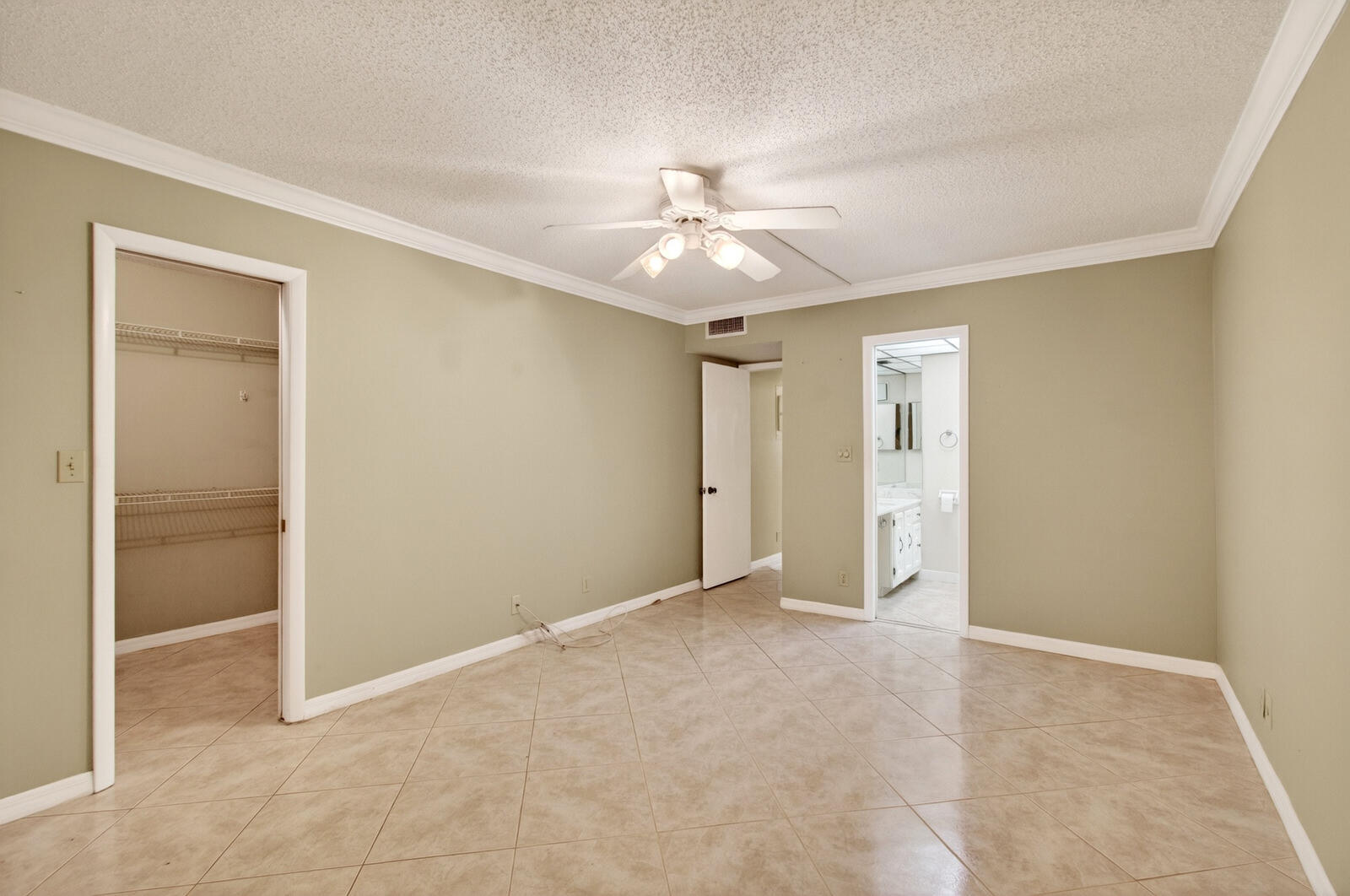 CONDOMINIUM 17 OF LIGHTHOUSE - Residential