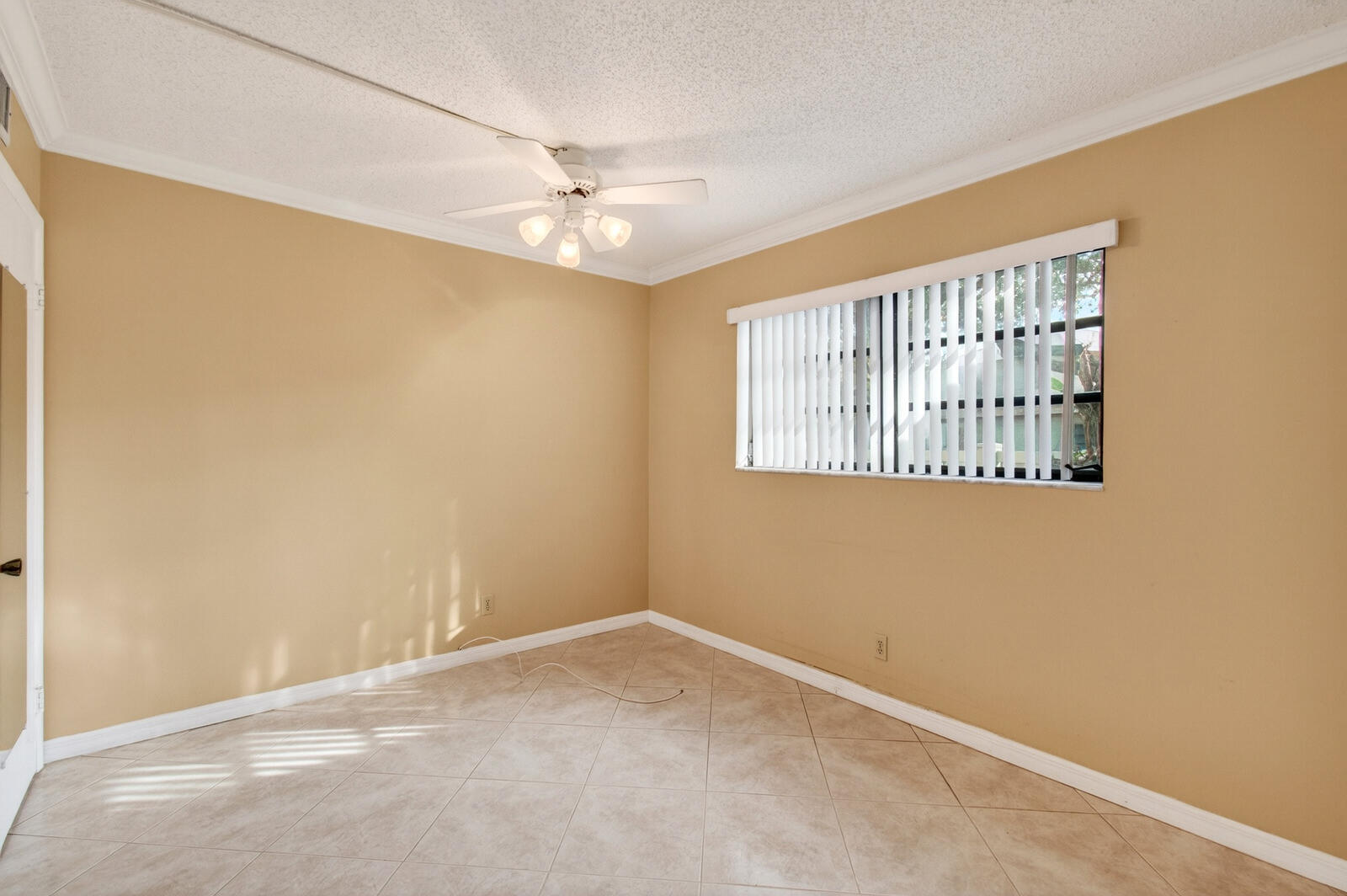 CONDOMINIUM 17 OF LIGHTHOUSE - Residential