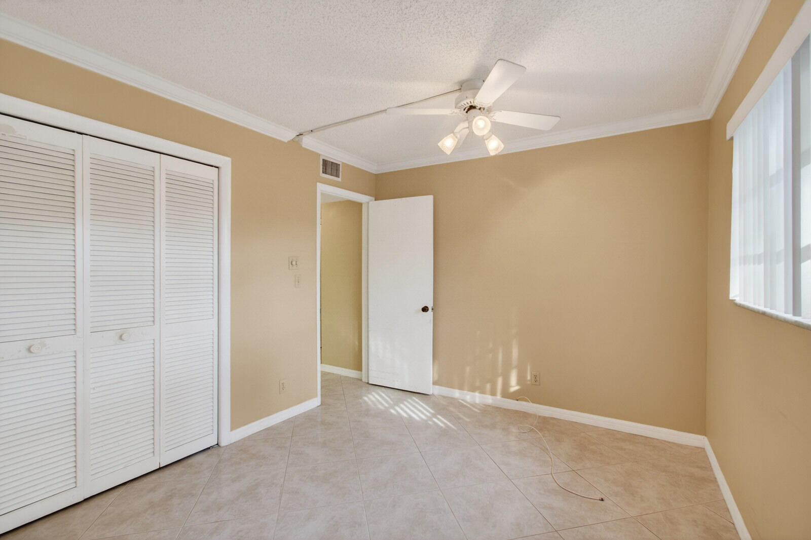 CONDOMINIUM 17 OF LIGHTHOUSE - Residential