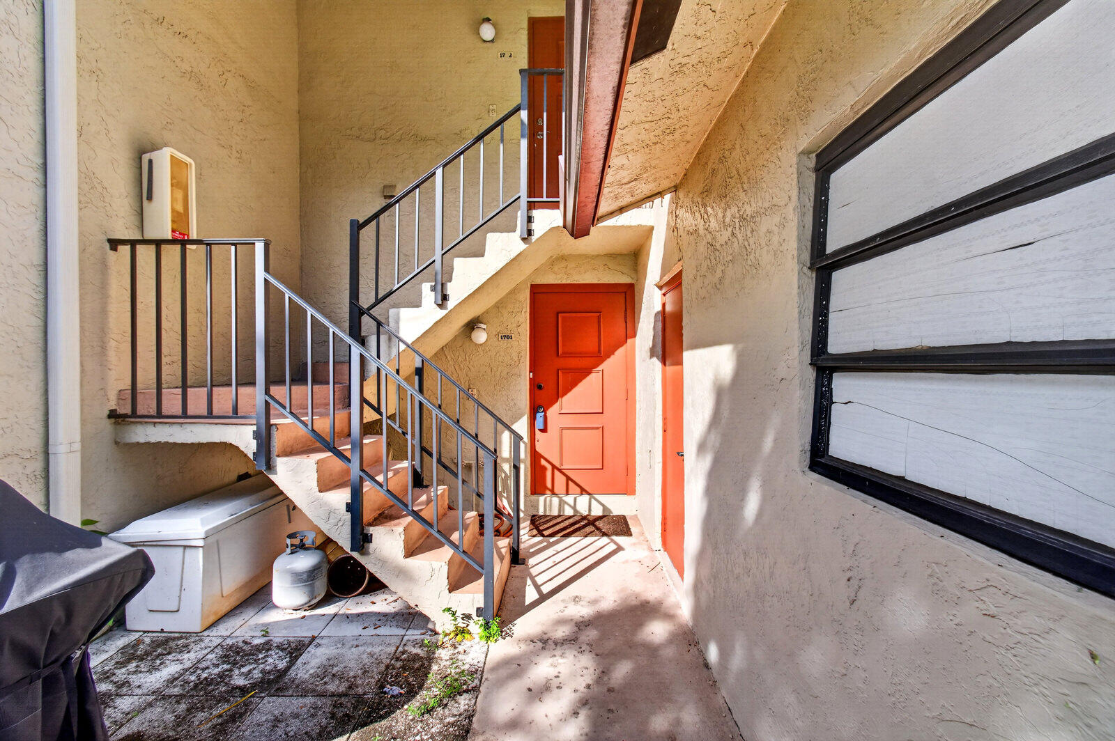 CONDOMINIUM 17 OF LIGHTHOUSE - Residential
