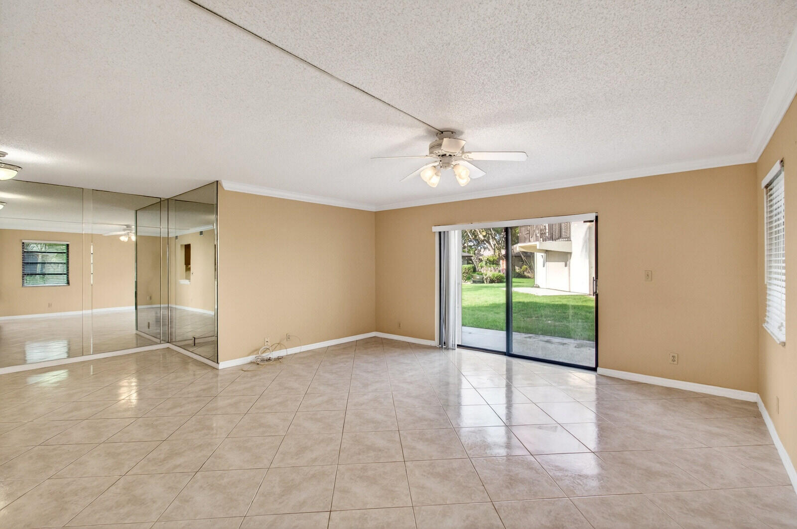 CONDOMINIUM 17 OF LIGHTHOUSE - Residential