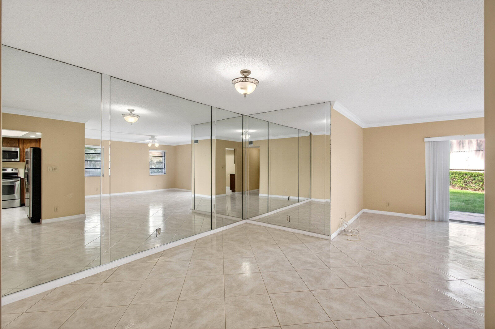 CONDOMINIUM 17 OF LIGHTHOUSE - Residential