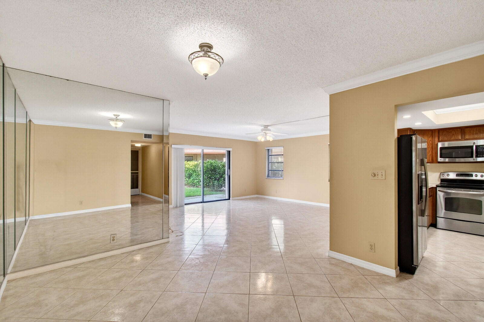 CONDOMINIUM 17 OF LIGHTHOUSE - Residential