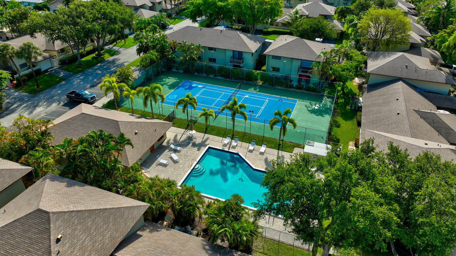 CONDOMINIUM 17 OF LIGHTHOUSE - Residential
