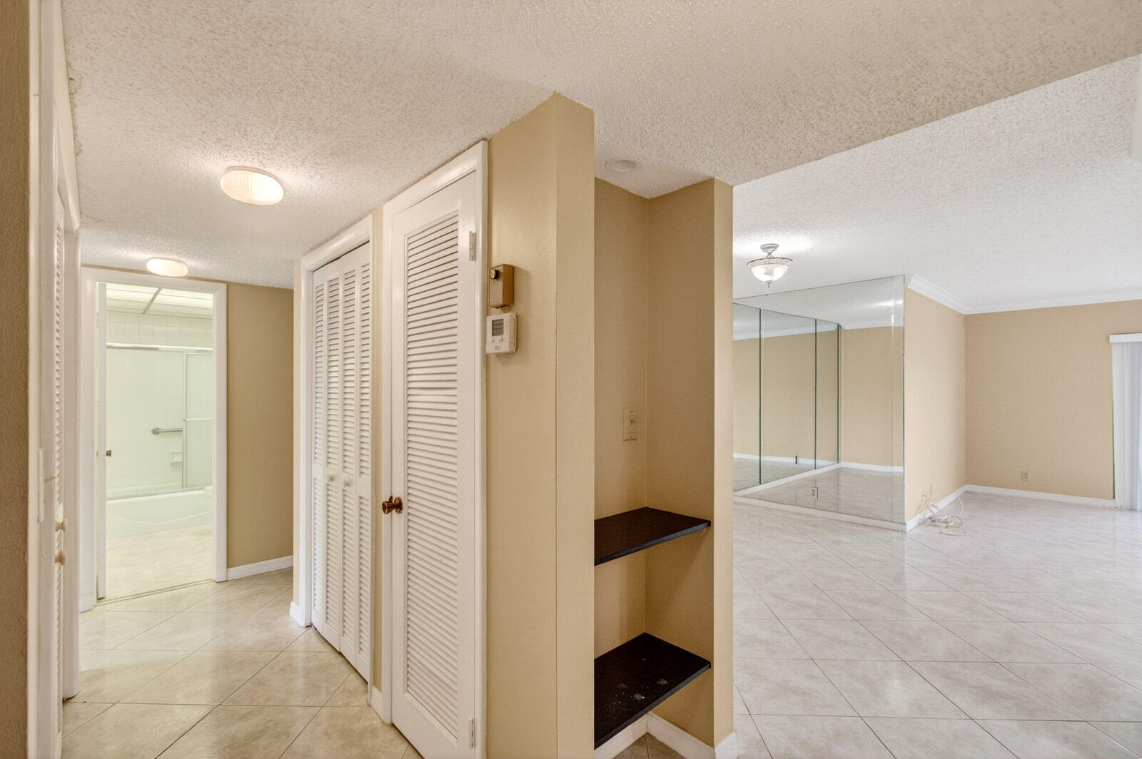 CONDOMINIUM 17 OF LIGHTHOUSE - Residential