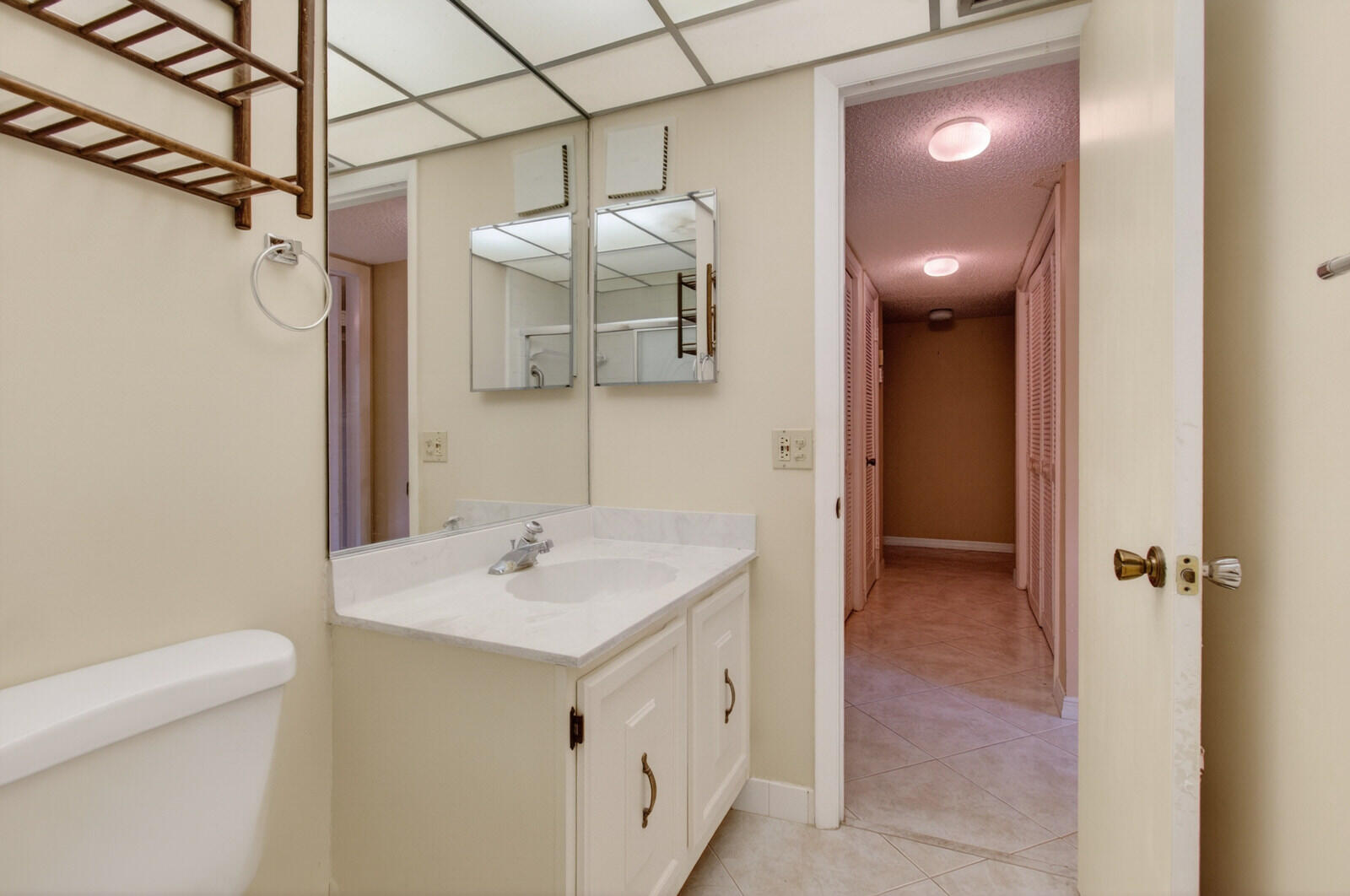 CONDOMINIUM 17 OF LIGHTHOUSE - Residential