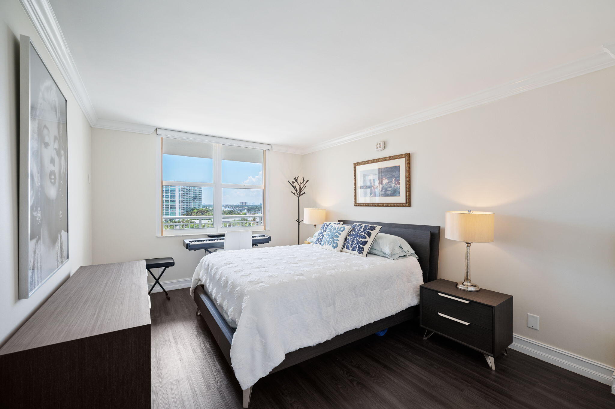 GRANADA HOUSE CONDOMINIUM - Residential