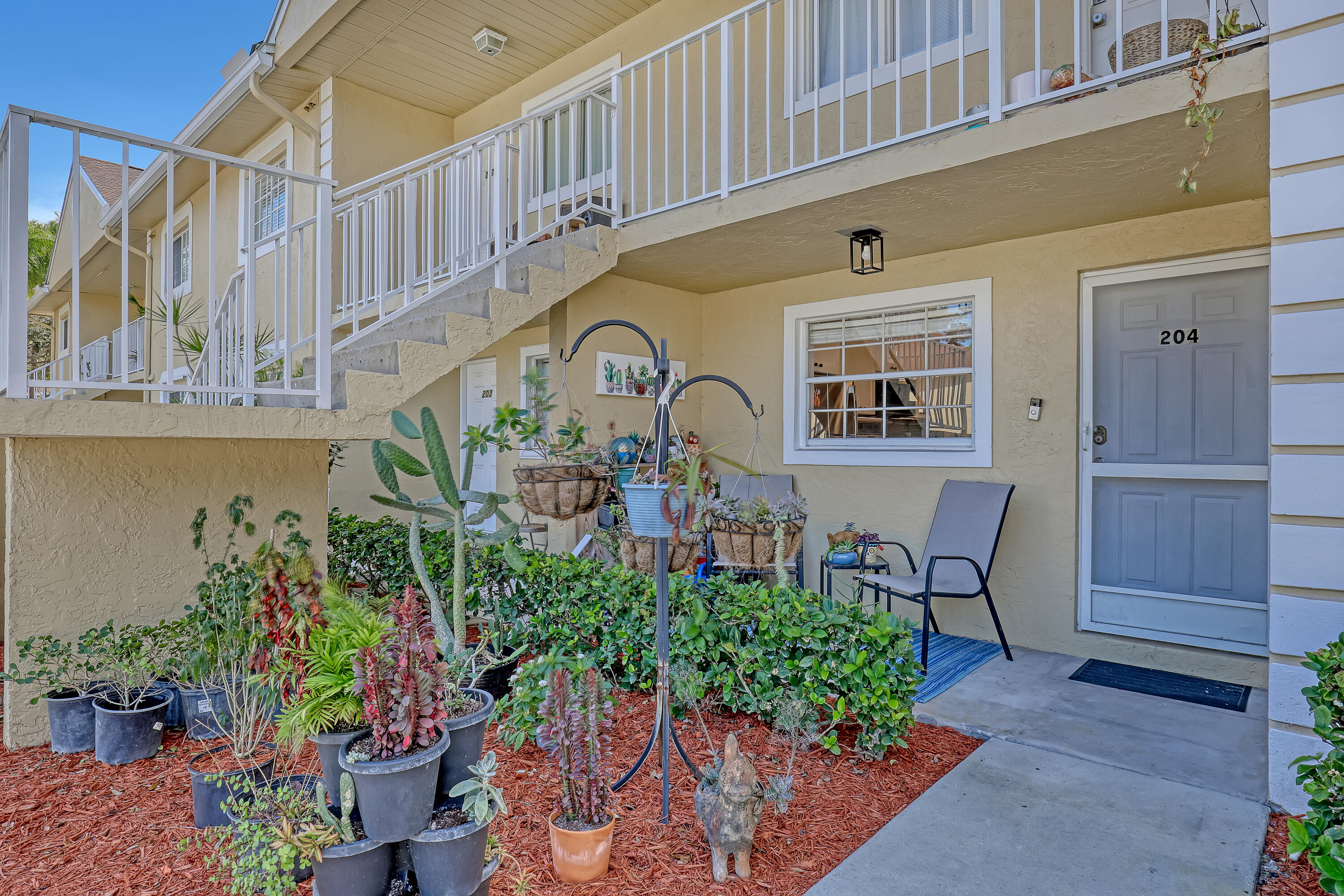 PALM BEACH TRACE CONDO - Residential