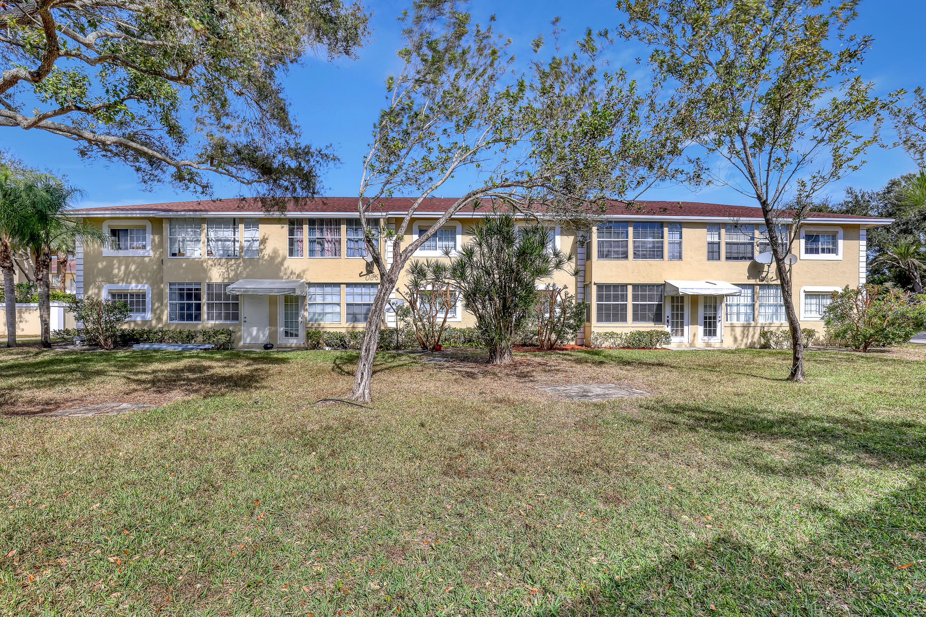 PALM BEACH TRACE CONDO - Residential