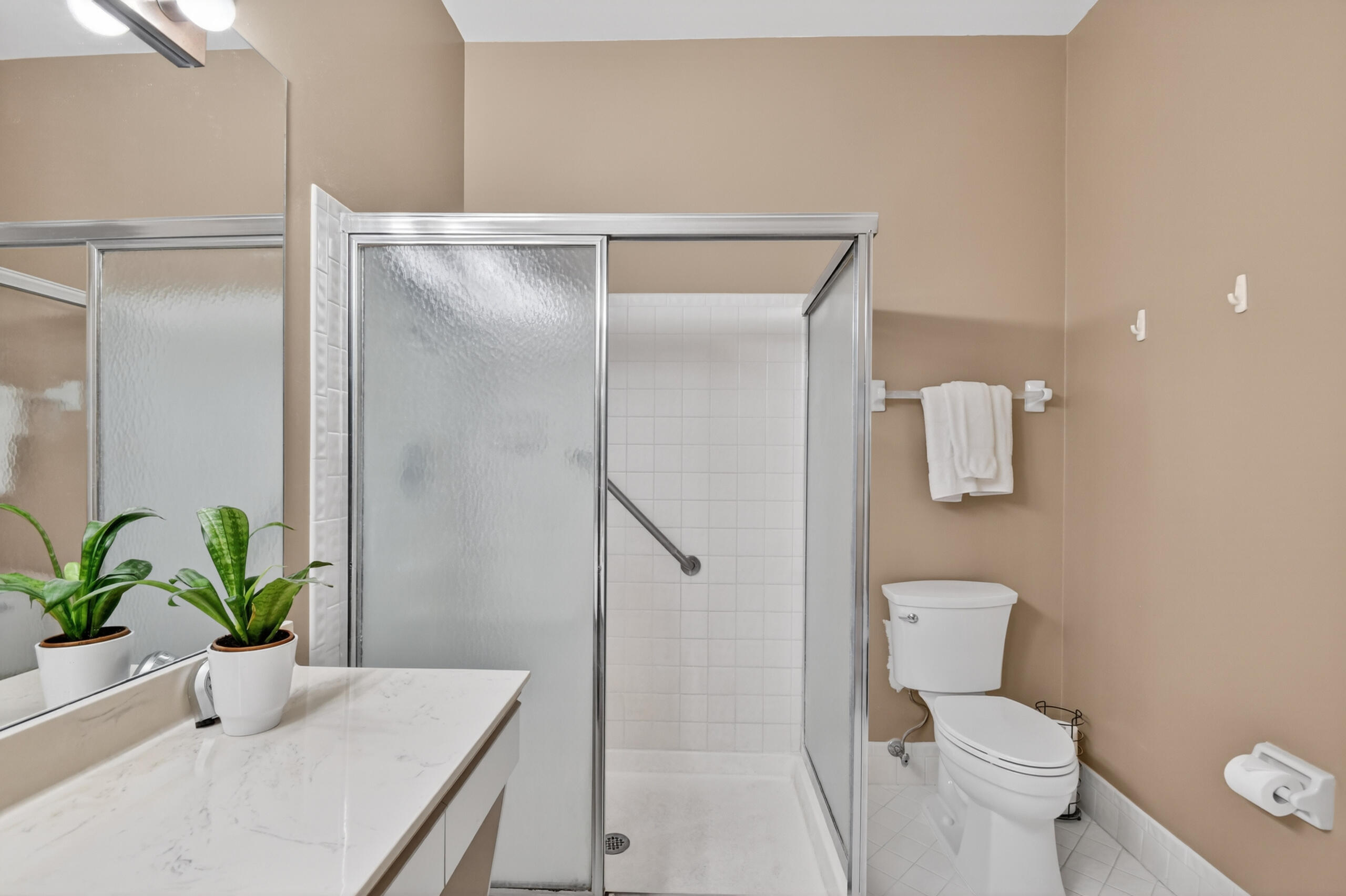 PLATINA- ALEXANDRA VILLAGE CONDO - Residential