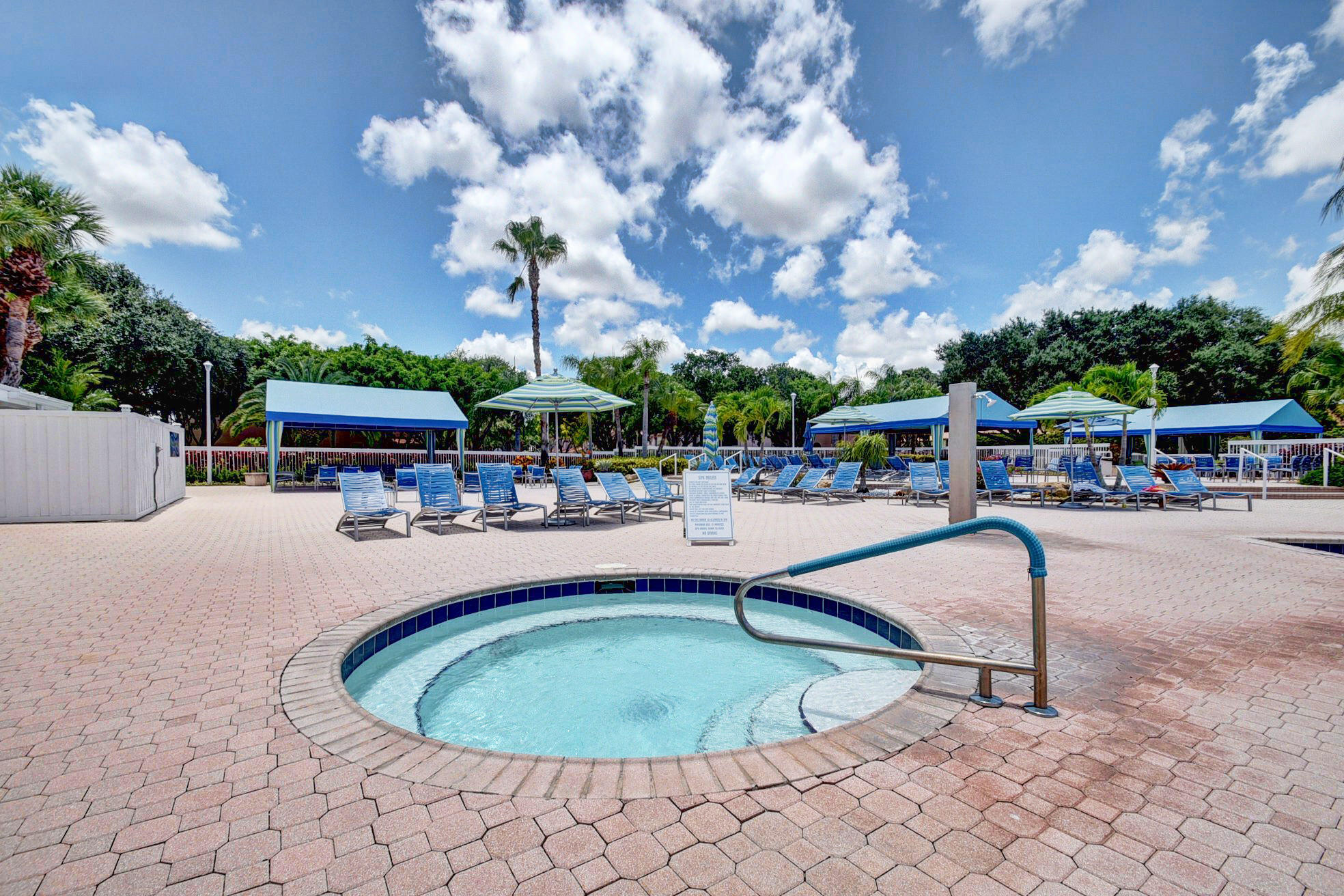 PLATINA- ALEXANDRA VILLAGE CONDO - Residential