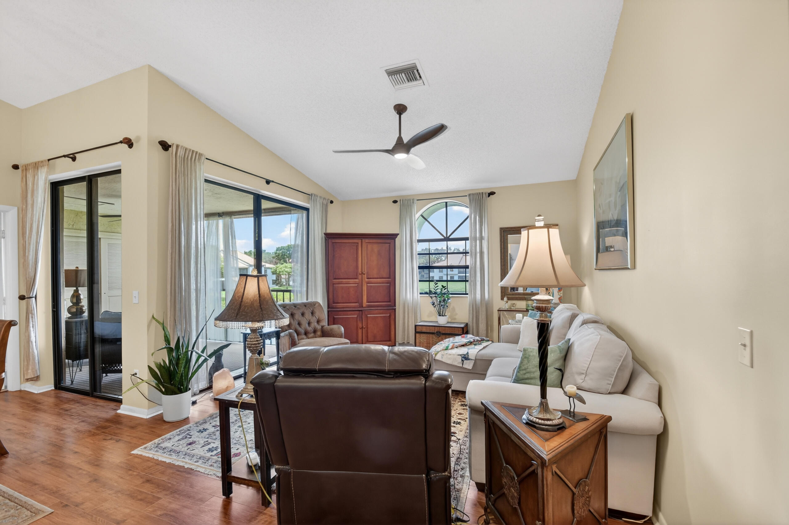 PLATINA- ALEXANDRA VILLAGE CONDO - Residential