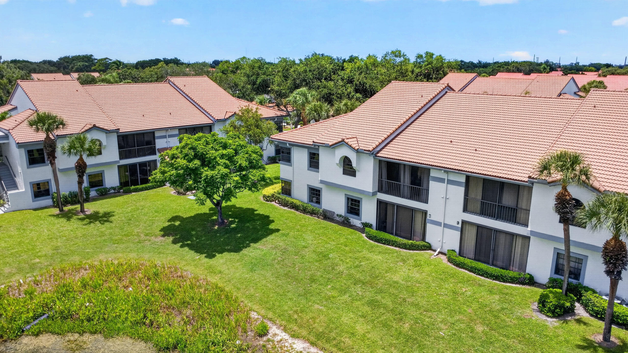 PLATINA- ALEXANDRA VILLAGE CONDO - Residential