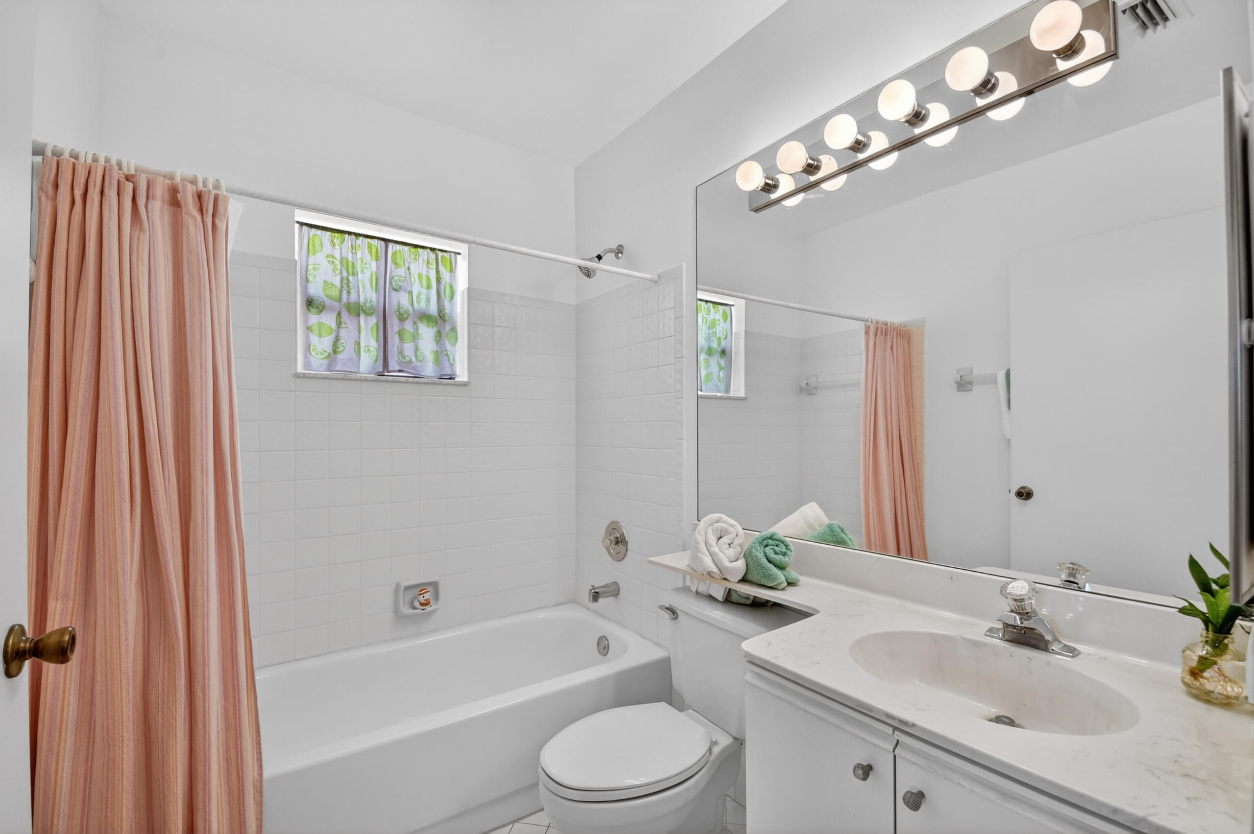 PLATINA- ALEXANDRA VILLAGE CONDO - Residential