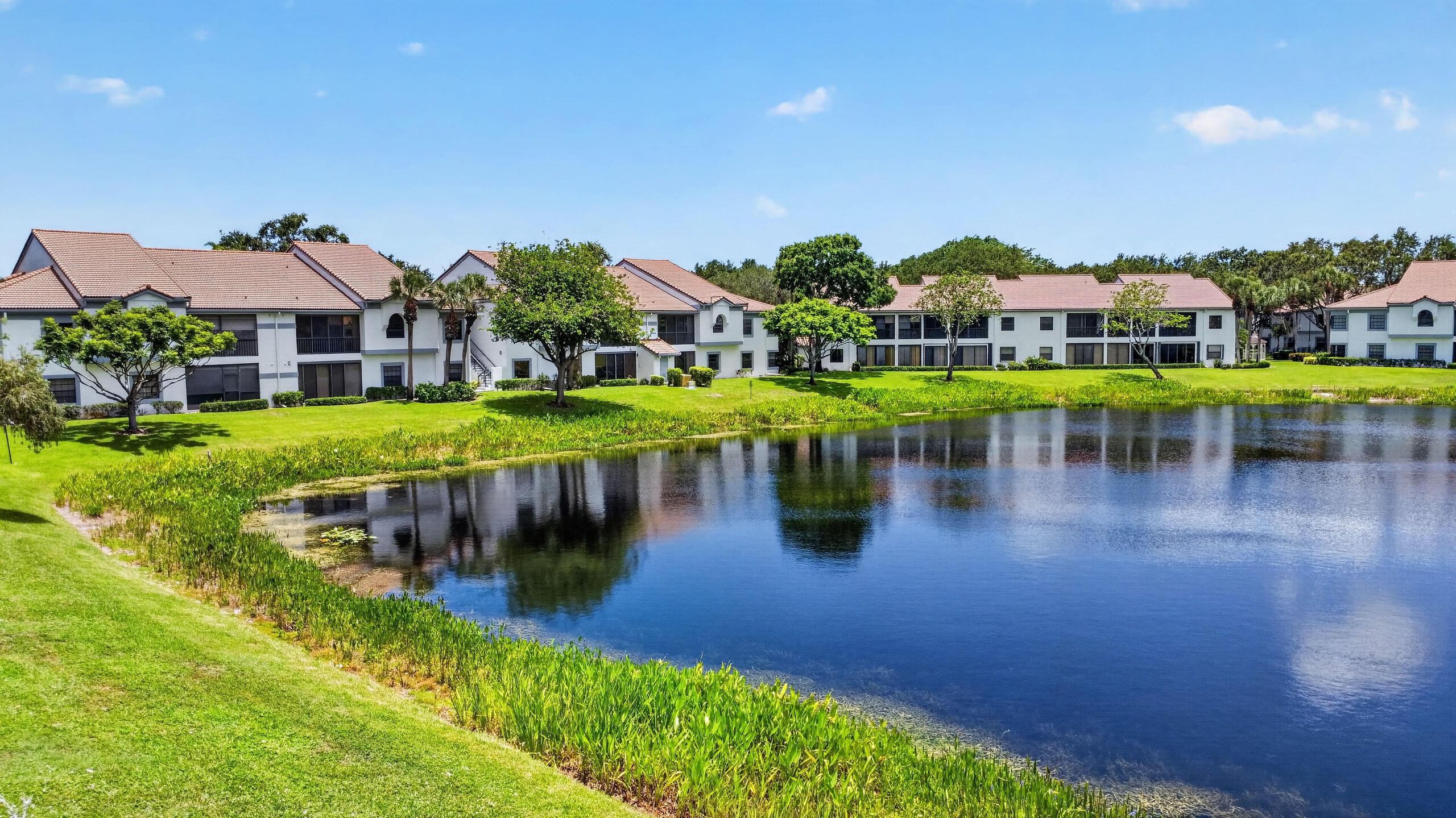PLATINA- ALEXANDRA VILLAGE CONDO - Residential