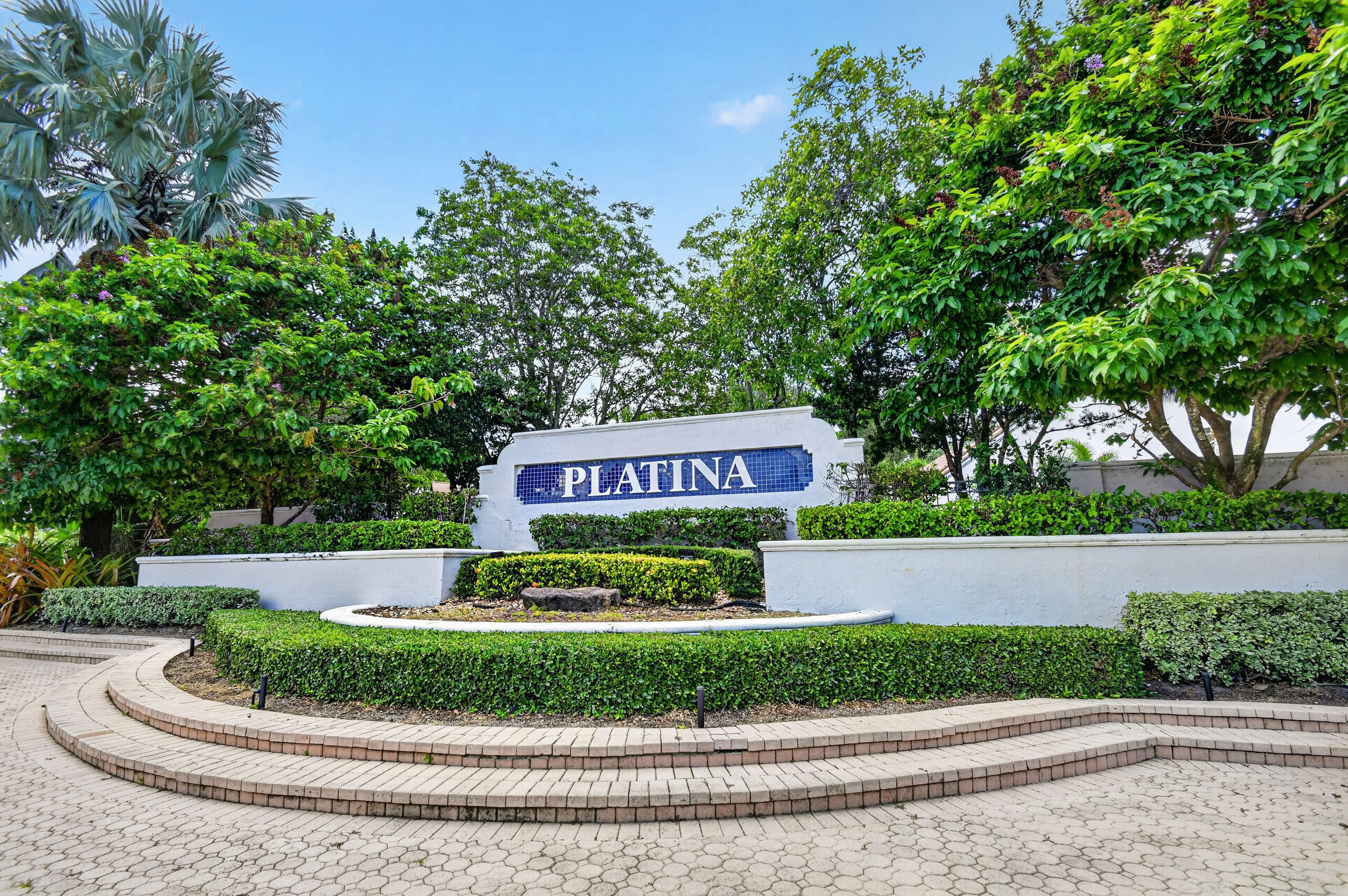PLATINA- ALEXANDRA VILLAGE CONDO - Residential