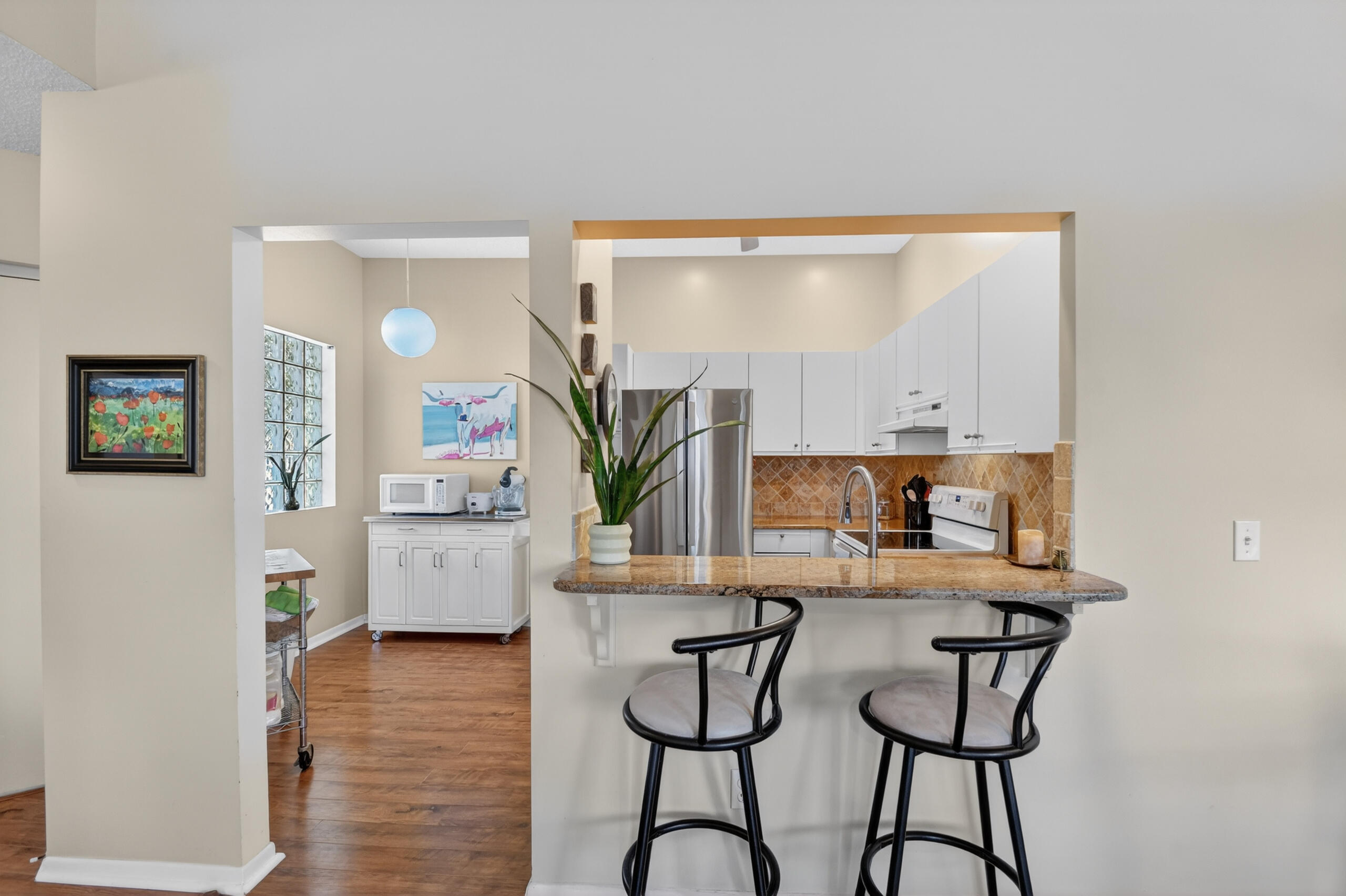 PLATINA- ALEXANDRA VILLAGE CONDO - Residential