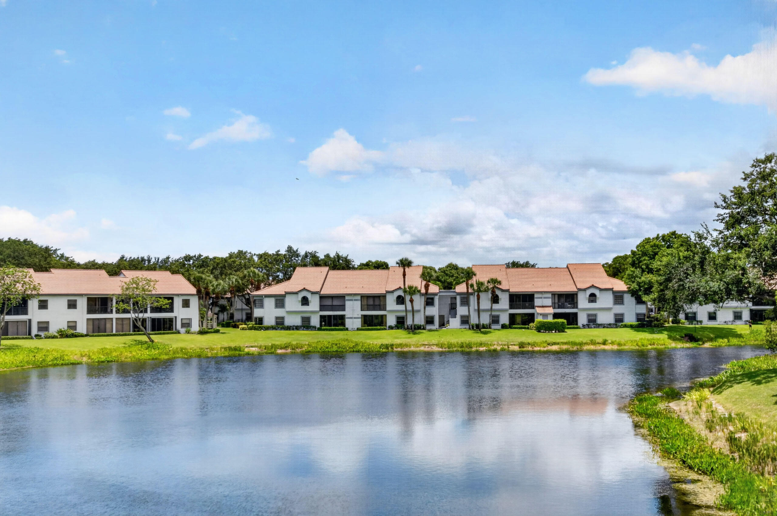 PLATINA- ALEXANDRA VILLAGE CONDO - Residential