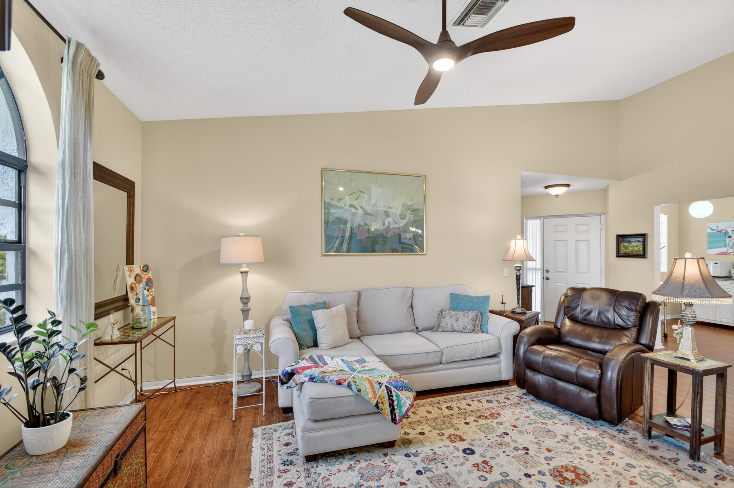 PLATINA- ALEXANDRA VILLAGE CONDO - Residential