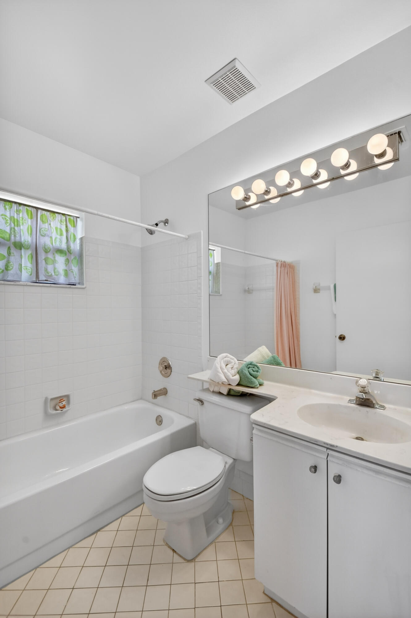 PLATINA- ALEXANDRA VILLAGE CONDO - Residential