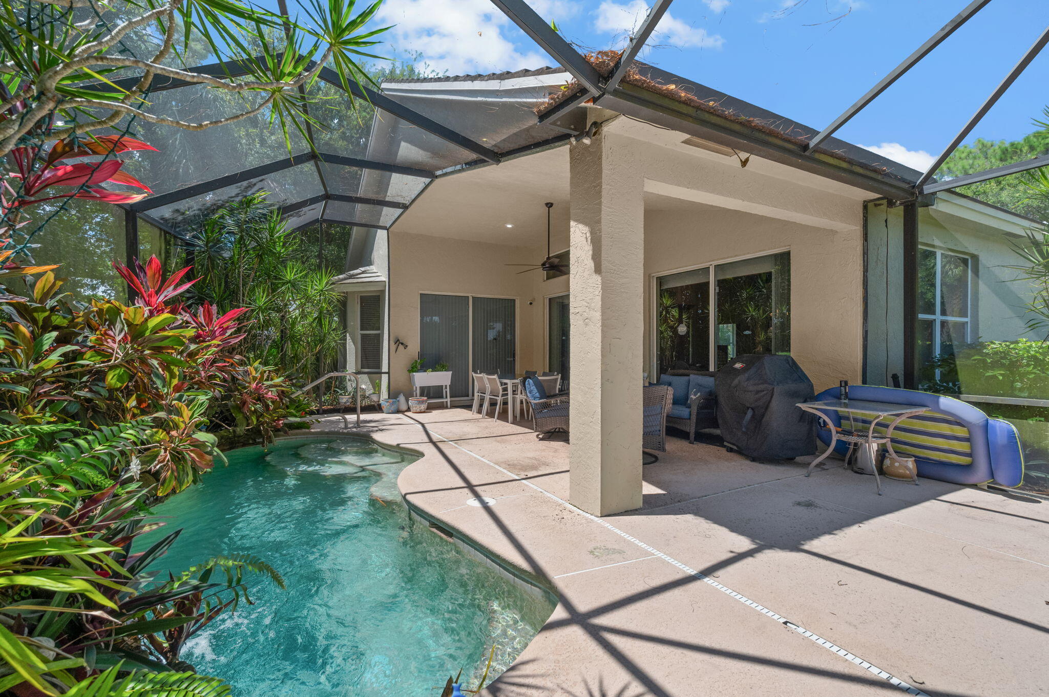 REPLAT OF HAWK'S VIEW AT THE RESERVE - Residential Lease