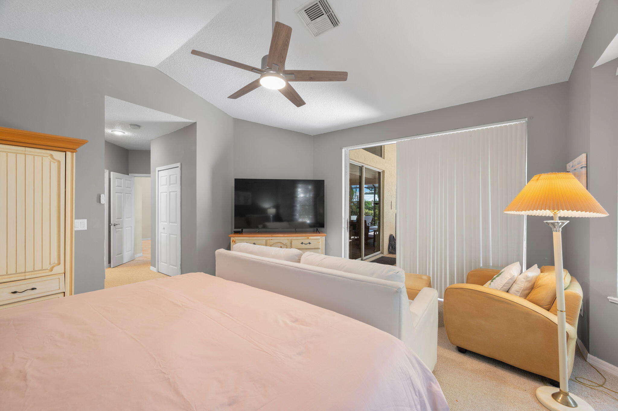 REPLAT OF HAWK'S VIEW AT THE RESERVE - Residential Lease