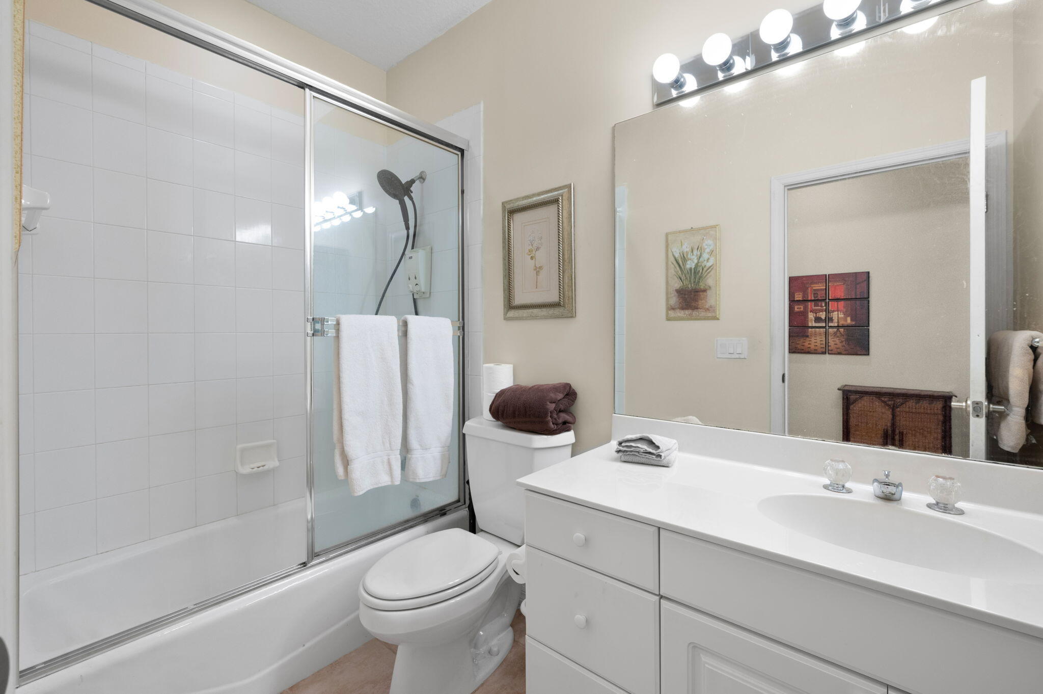 REPLAT OF HAWK'S VIEW AT THE RESERVE - Residential Lease