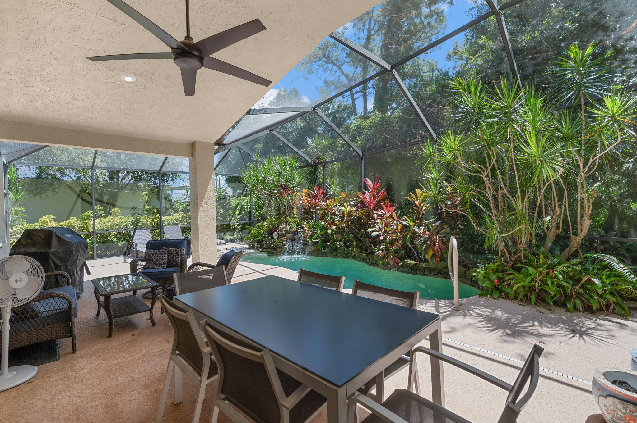 REPLAT OF HAWK'S VIEW AT THE RESERVE - Residential Lease