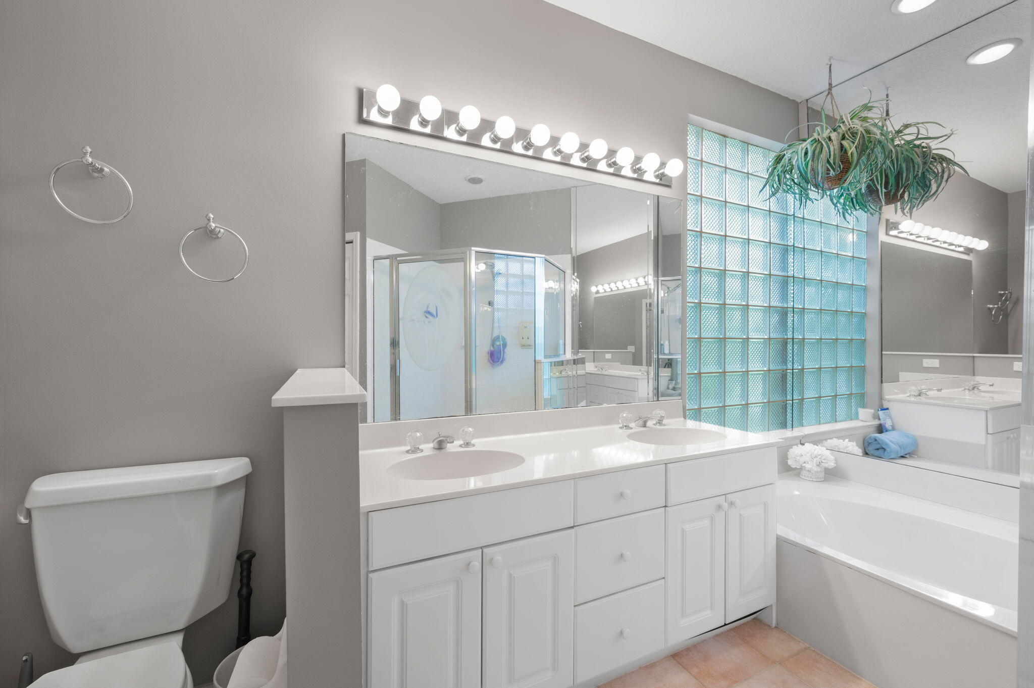 REPLAT OF HAWK'S VIEW AT THE RESERVE - Residential Lease