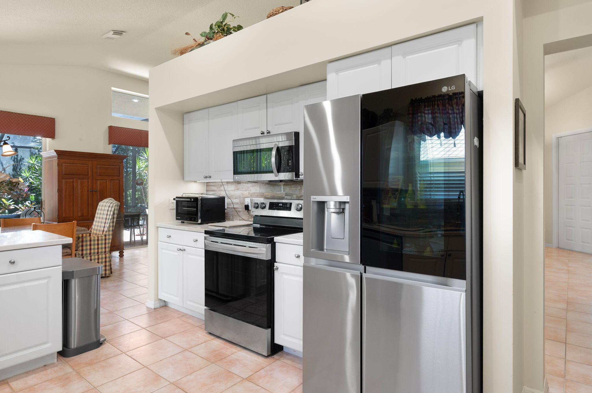 REPLAT OF HAWK'S VIEW AT THE RESERVE - Residential Lease