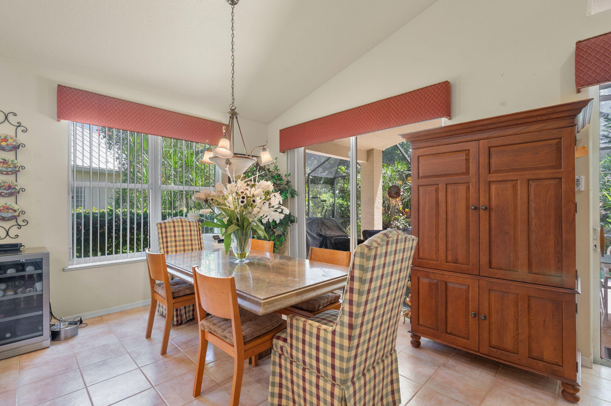 REPLAT OF HAWK'S VIEW AT THE RESERVE - Residential Lease