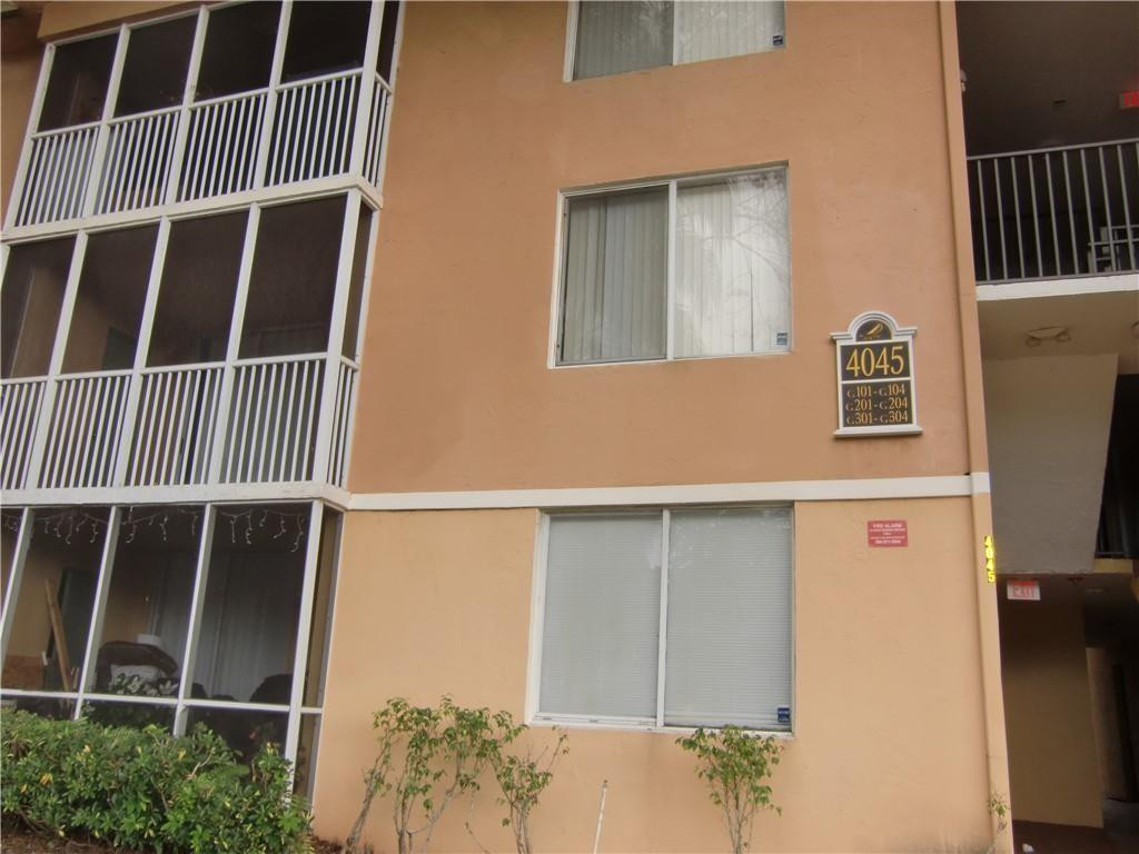 WINDWARD LAKES CONDO - Residential