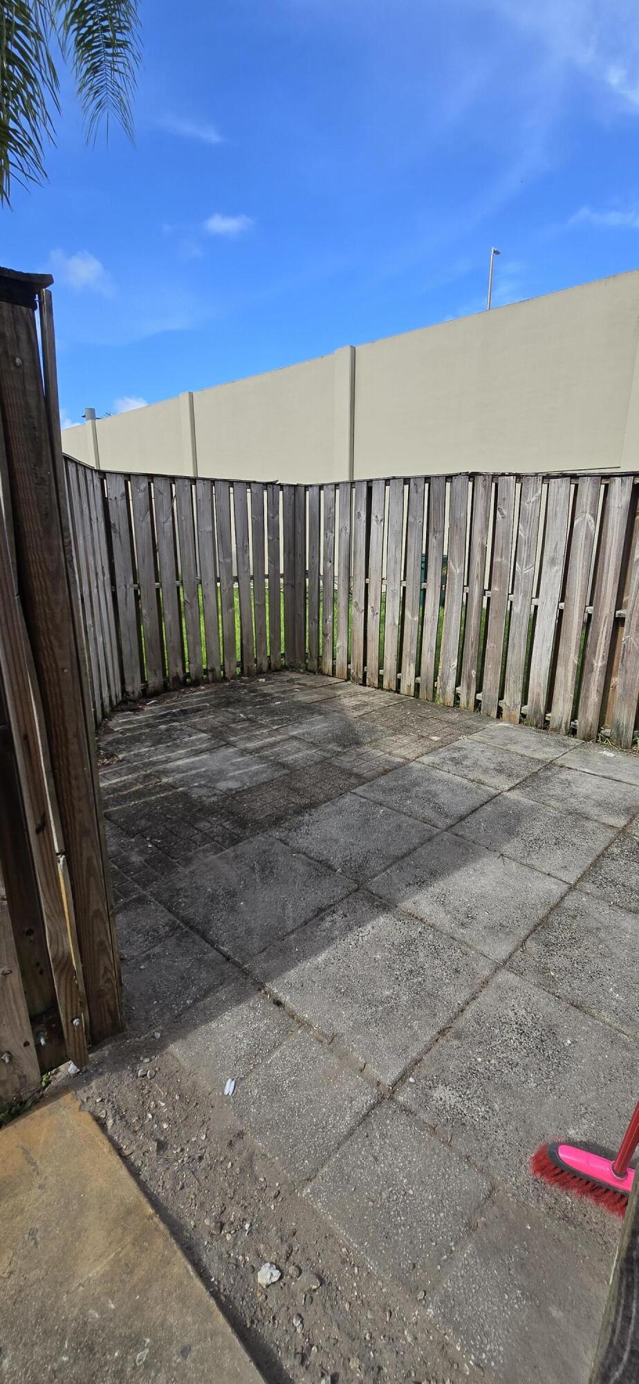 Modern Townhouse 2 Bedroom 1. 5 bath. An open and spacious Floor plan with lots of Natural light. Corner unit Tile Thoughout. Volume Ceilings . Fenced courtyard in front . Washer Dryer, one assigned parking space