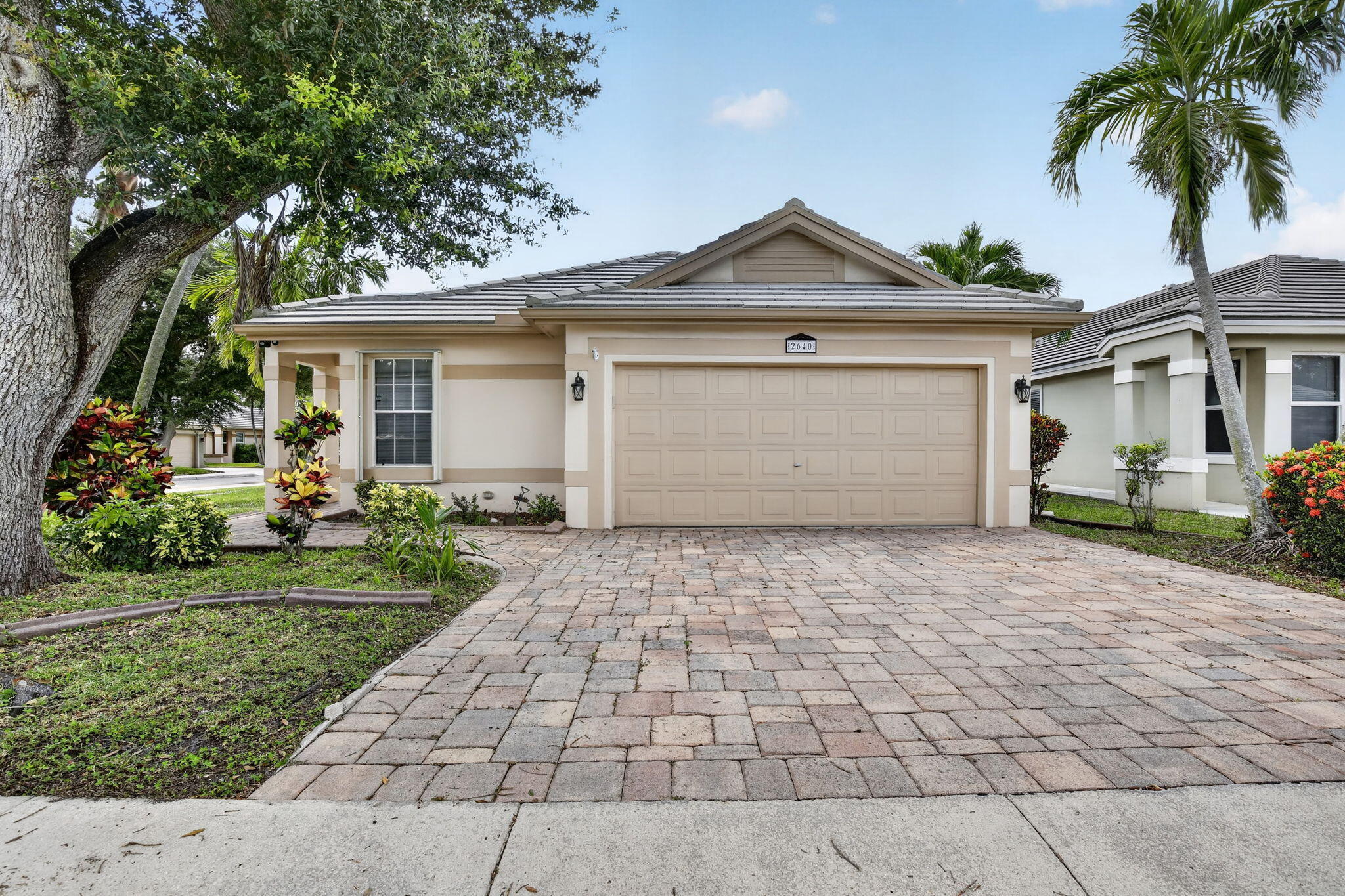 Welcome to highly sought after Forest Ridge! This well maintained 3-bed, 2-bath home features split bedroom floor plan, 2 car garage and  sits on a corner lot. Enjoy the fact that polybutylene pipes have been removed, stainless appliances, a spacious primary suite with walk-in-closet and dual vanities, plus a fenced backyard with low maintenance paver patio. A generator hook up and included generator provides added piece of mind.  Ideally located minutes from 1-595 and zoned for top rated  Silver Ridge Elementary, Indian Ridge Middle and Western High School. Forest Ridge residents enjoy a community pool, tennis and basketball courts, scenic sidewalks and trails leading to Tree Tops Park. Roof 2008, AC 2024, Polybutylene Removed 2022, Water Heater 2015