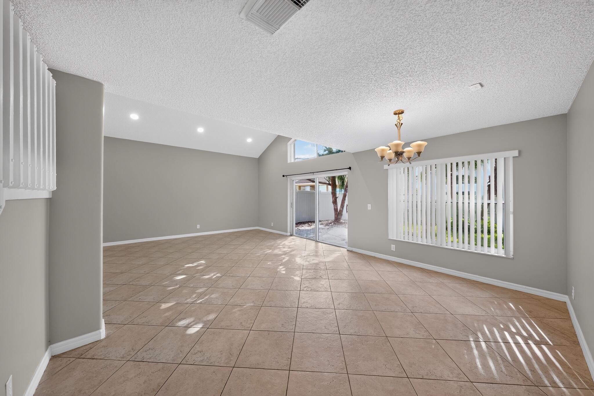 MAPLE RIDGE - Residential