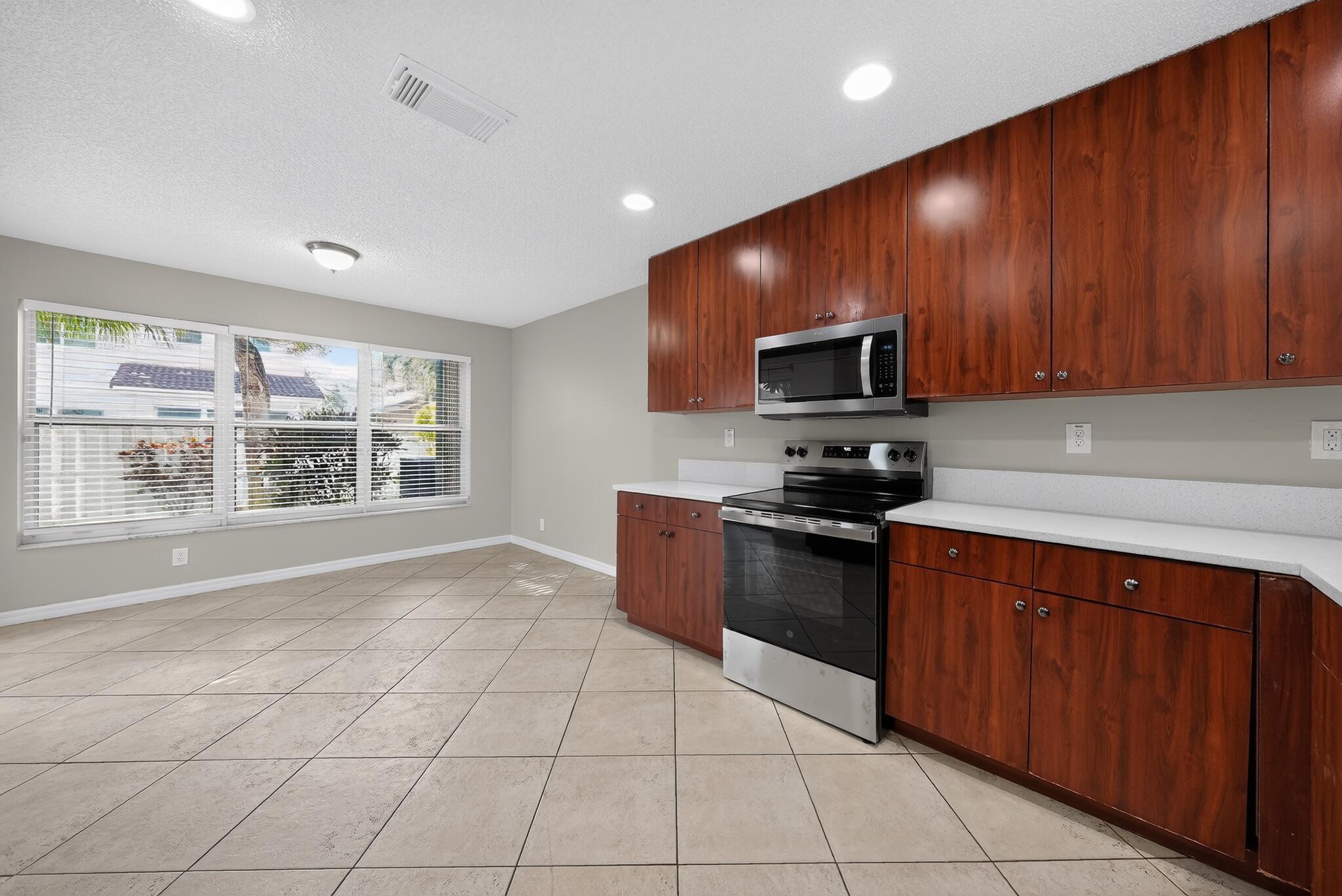 MAPLE RIDGE - Residential