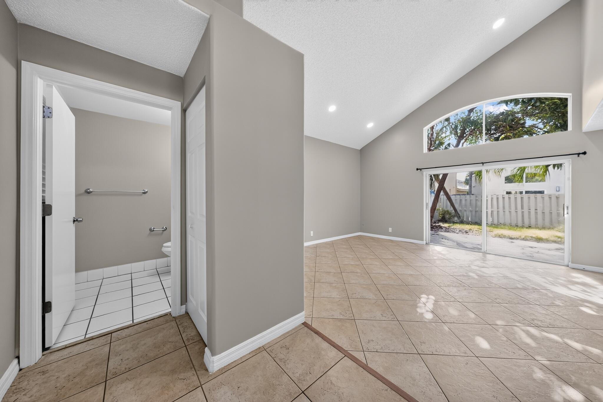 MAPLE RIDGE - Residential