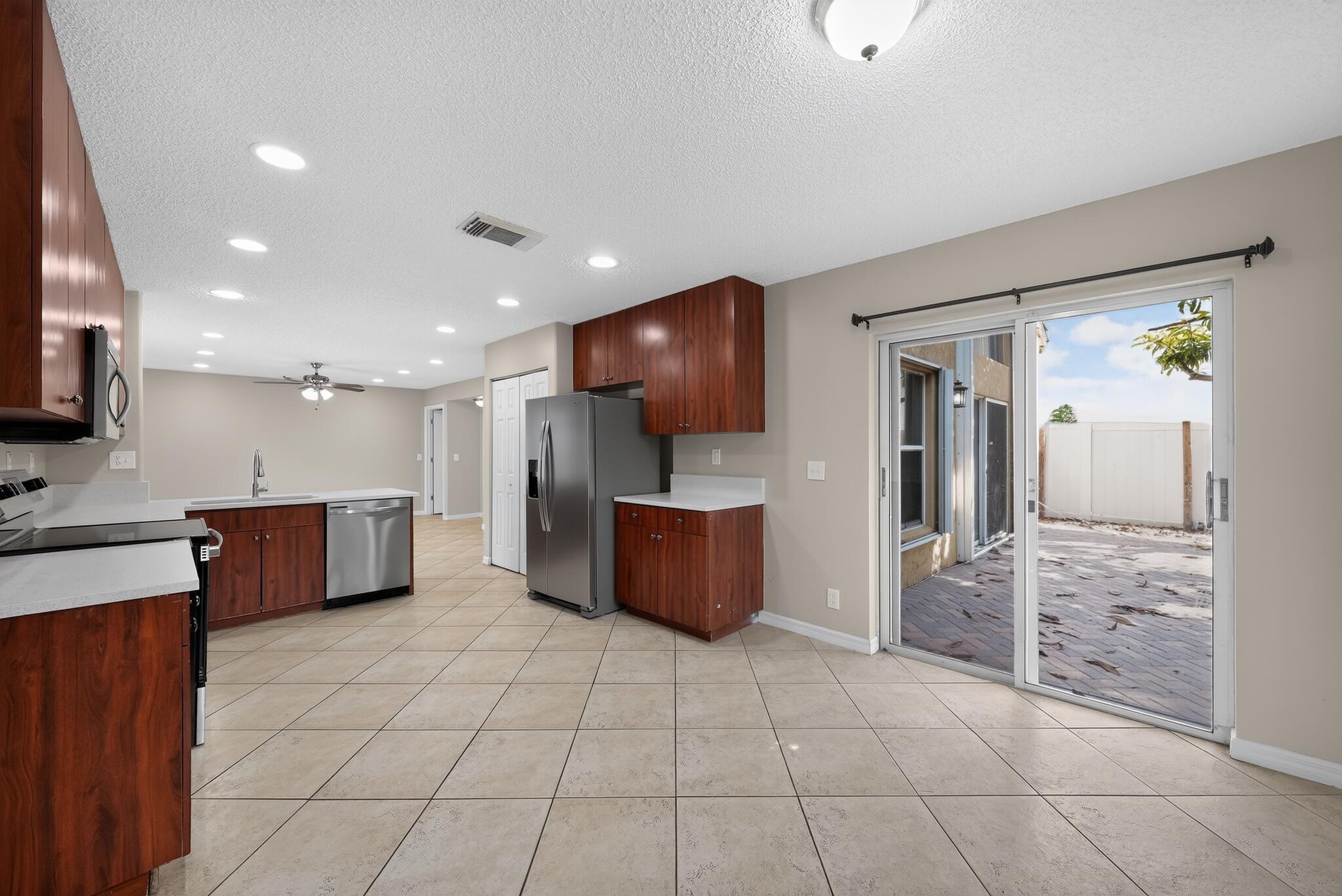 MAPLE RIDGE - Residential