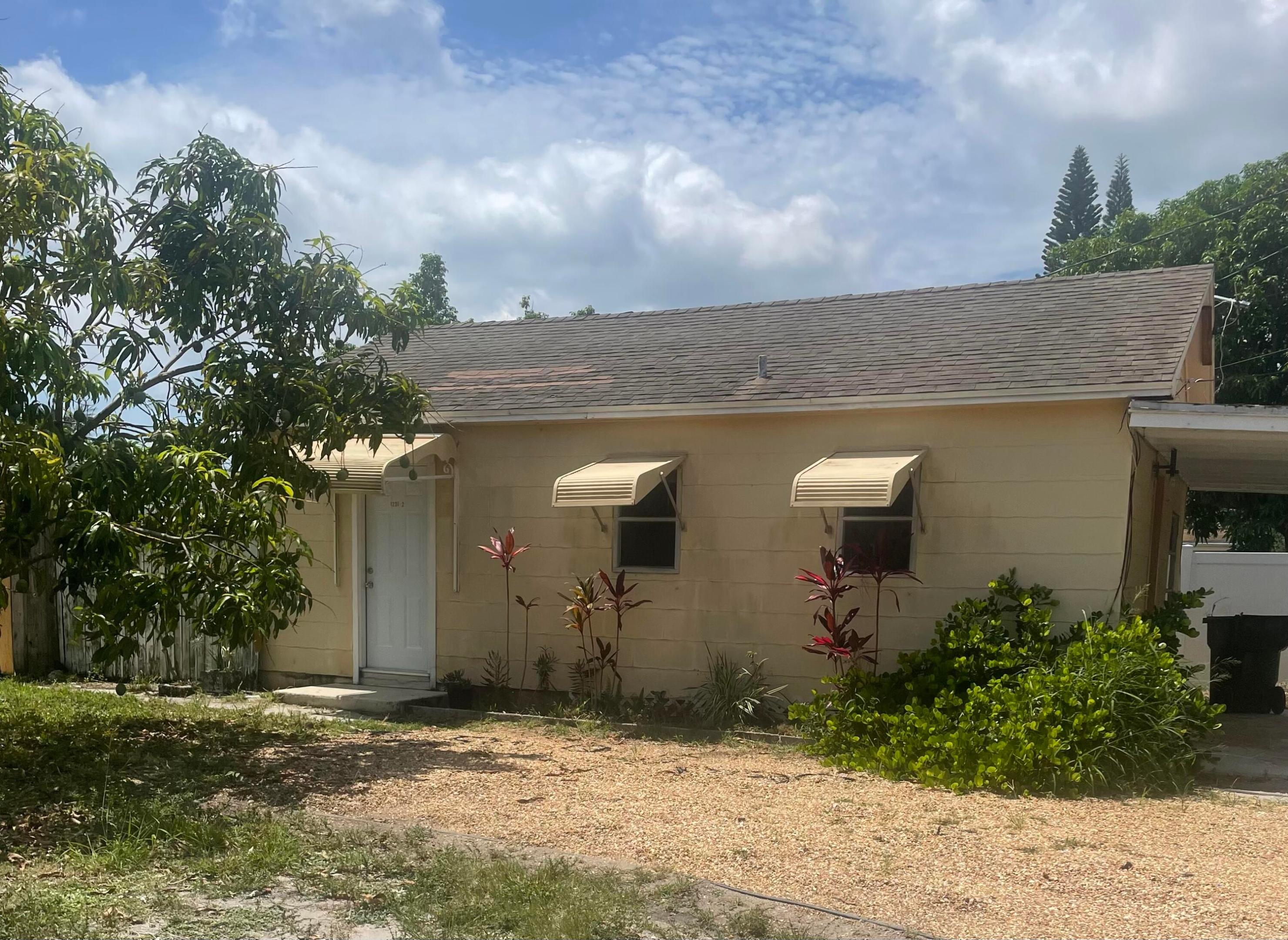 LAKE WORTH TOWN OF - Residential Lease