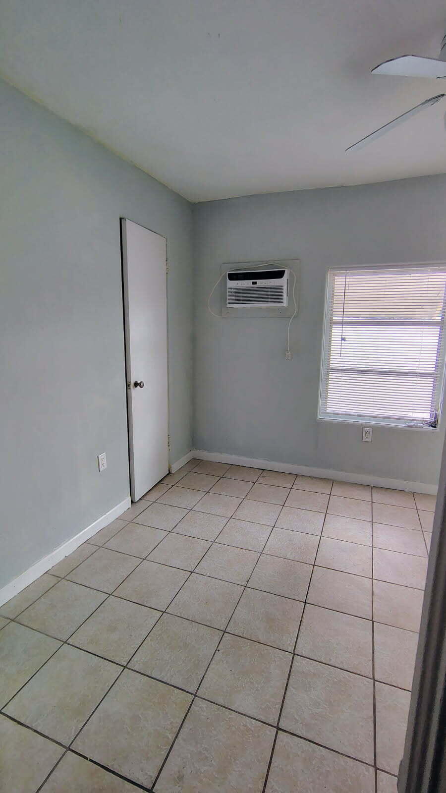 LAKE WORTH TOWN OF - Residential Lease