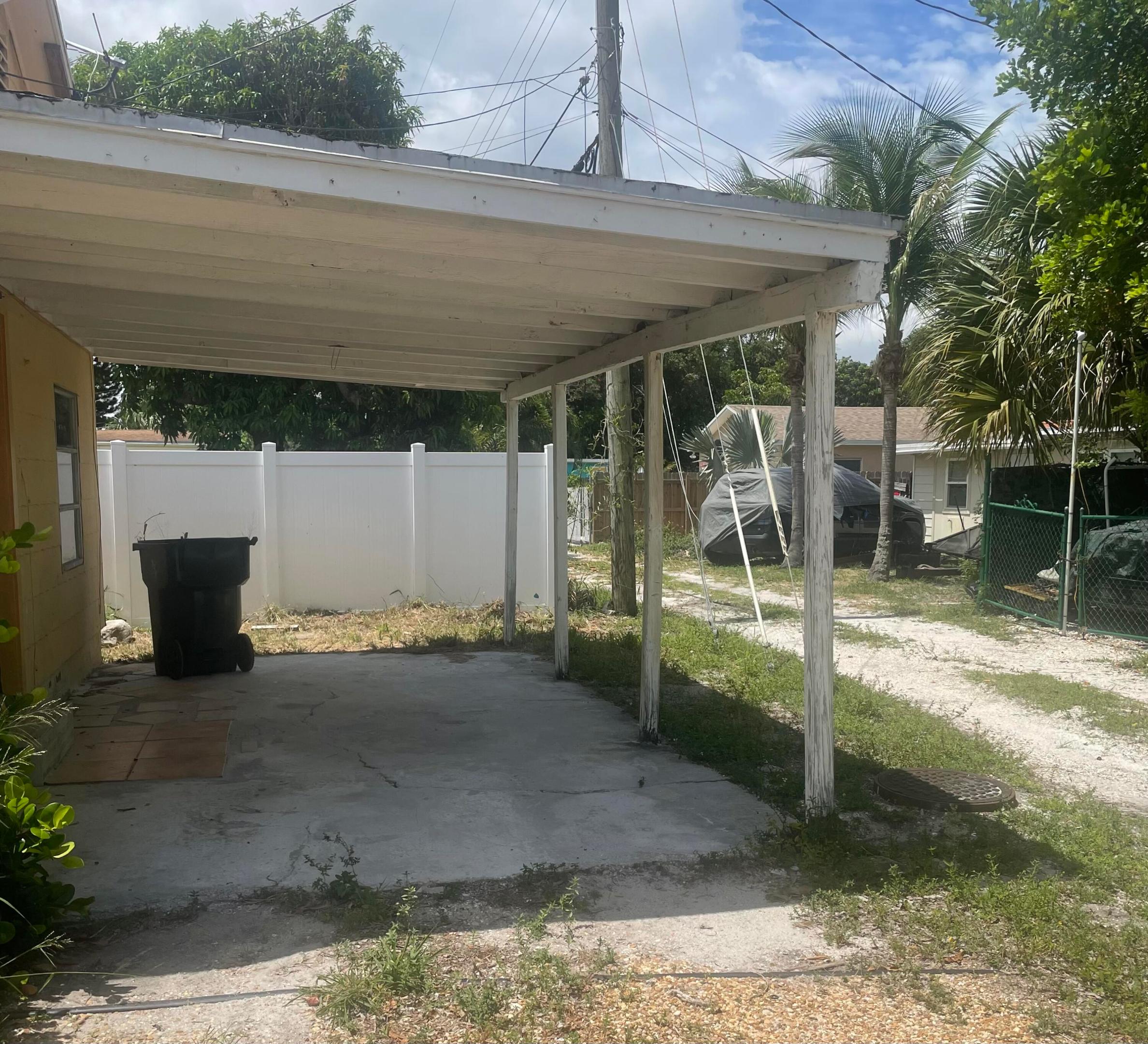 LAKE WORTH TOWN OF - Residential Lease