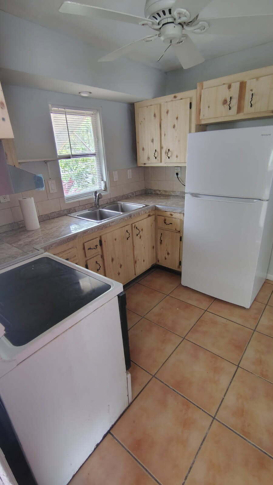 LAKE WORTH TOWN OF - Residential Lease