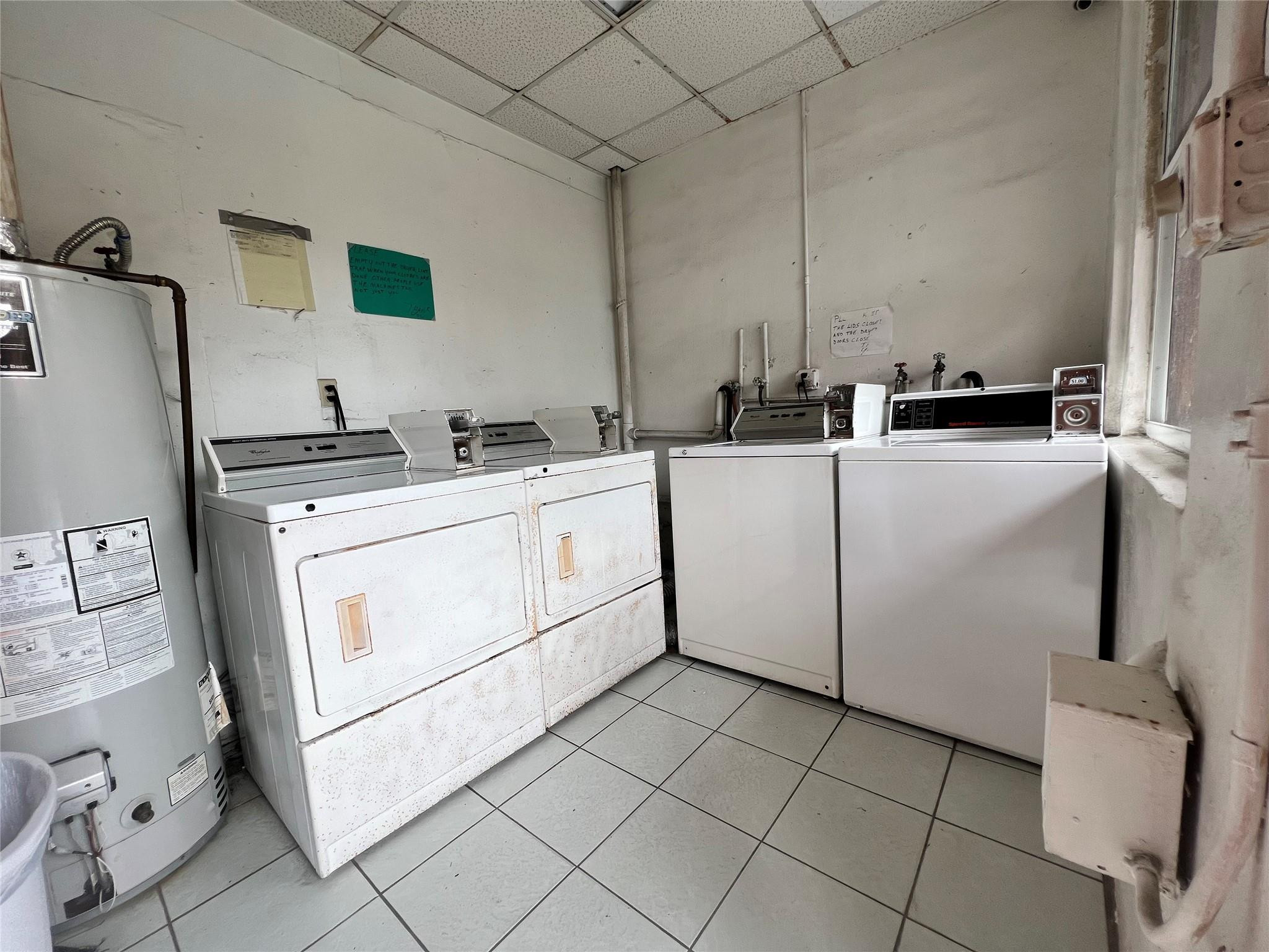 HOLLYWOOD - Residential Lease